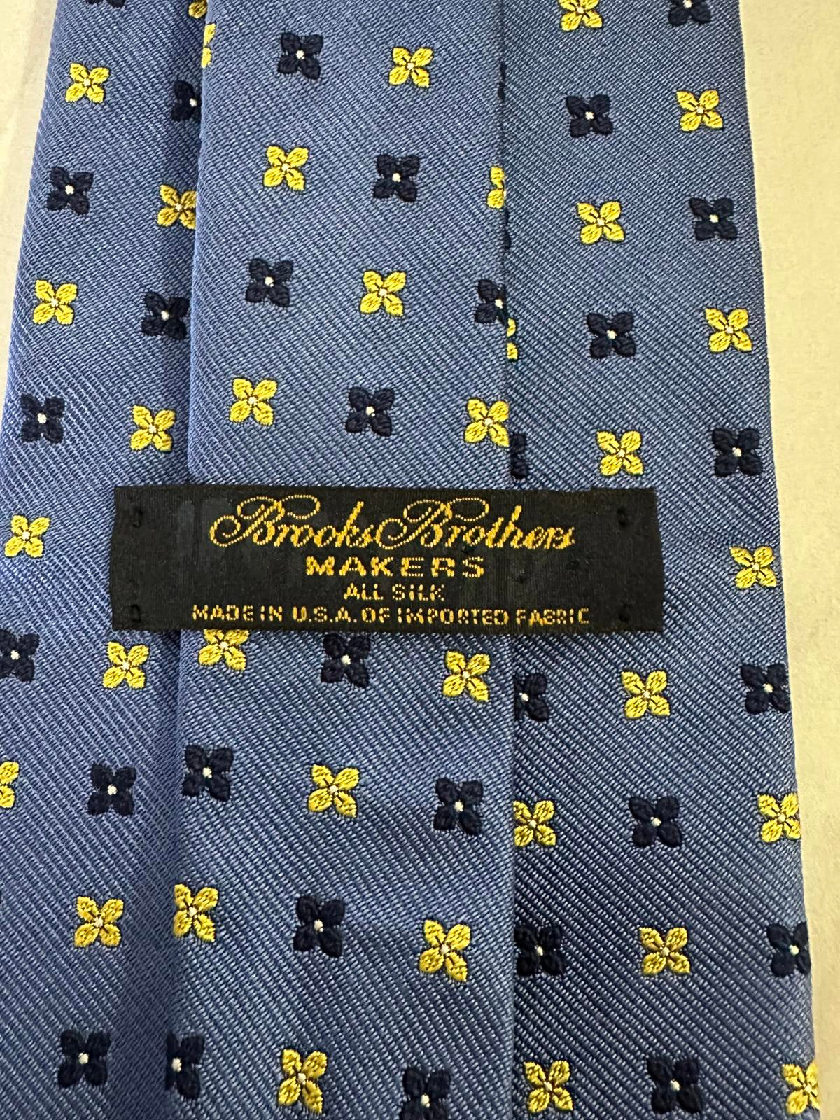 Brooks Brothers Makers classic preppy blue/navy blue/yellow floral silk necktie
