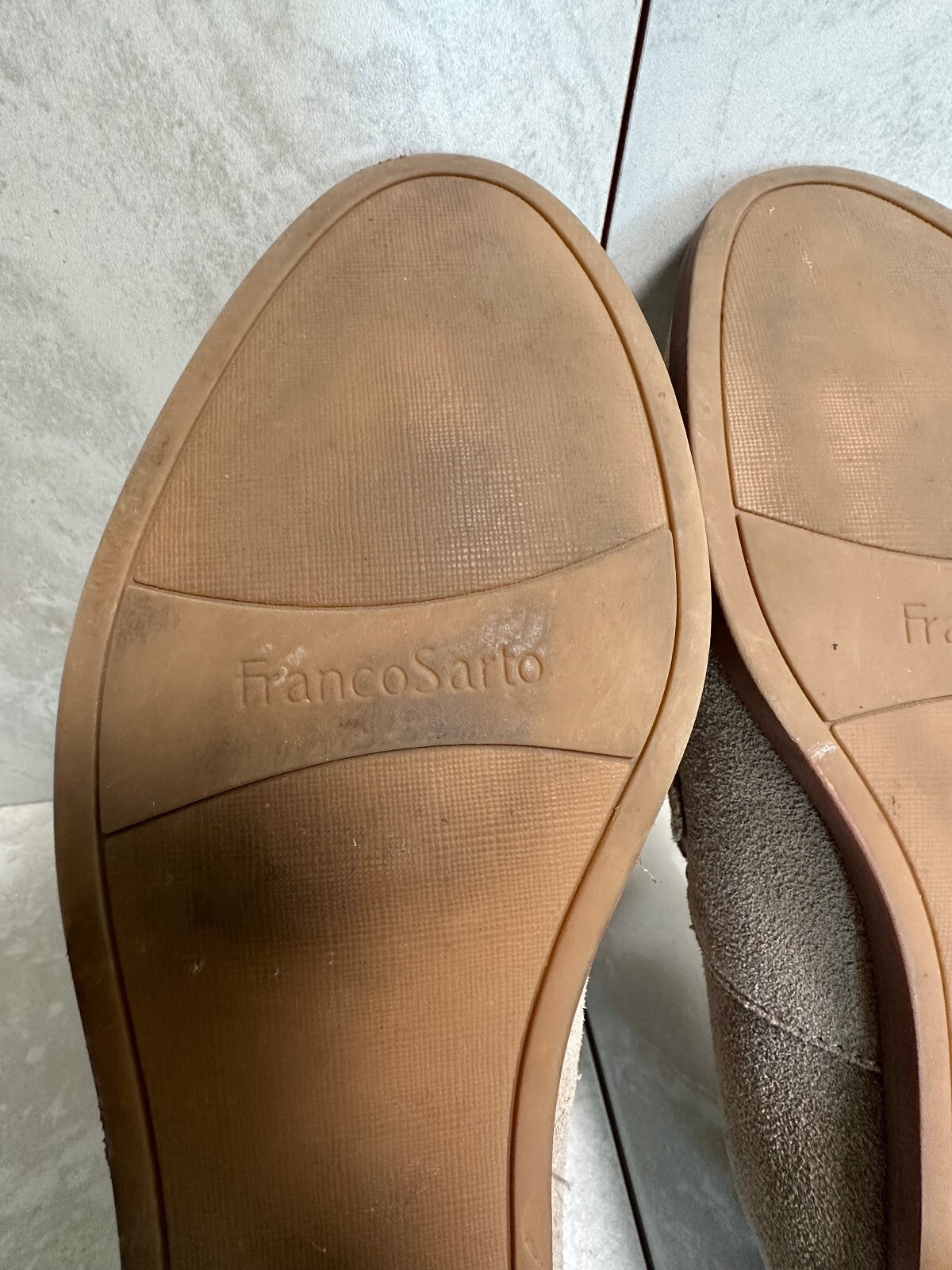 Franco Sarto taupe tasseled kiltie fringe suede loafers 8.5 preppy old money