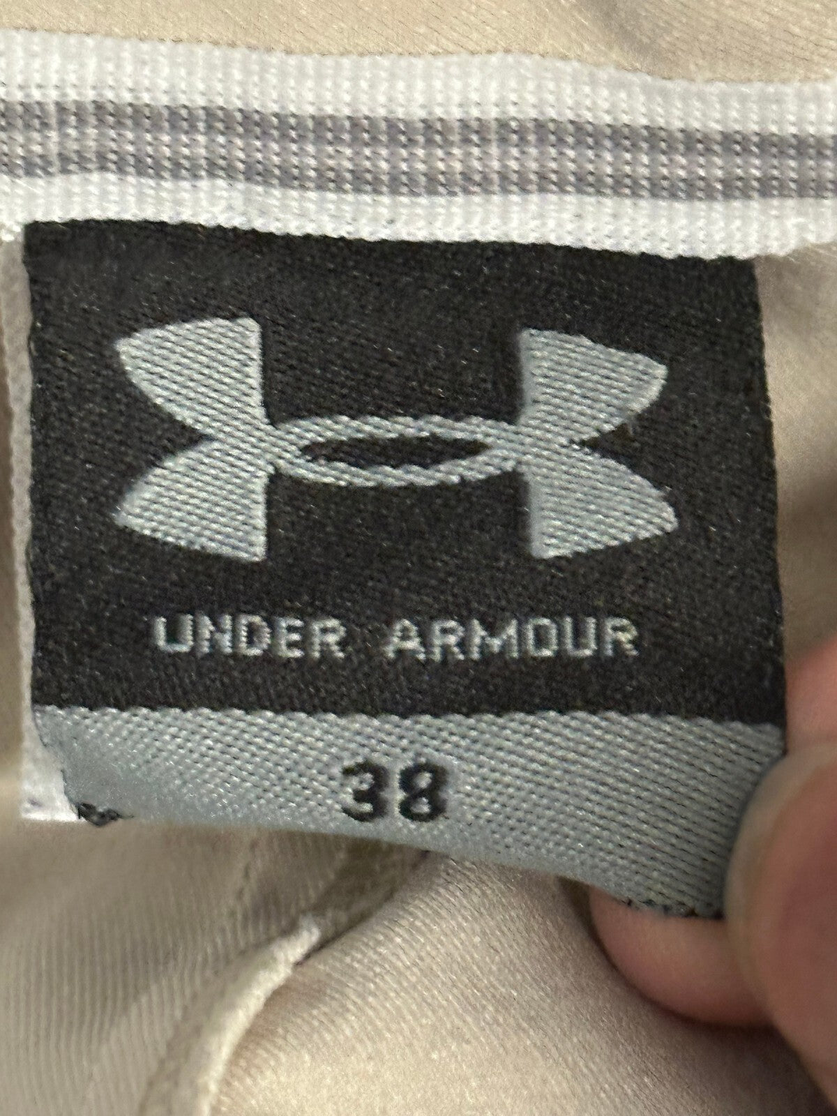 Under Armour khaki golf shorts Size 38 golfcore preppy old money country club