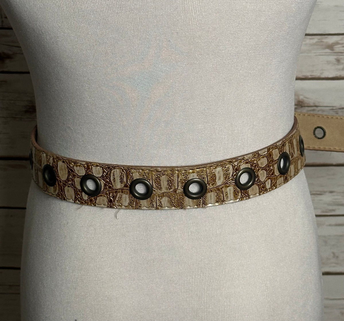 Gold bronze croc-embossed grommet buckle belt L/XL boho chic festival Y2K