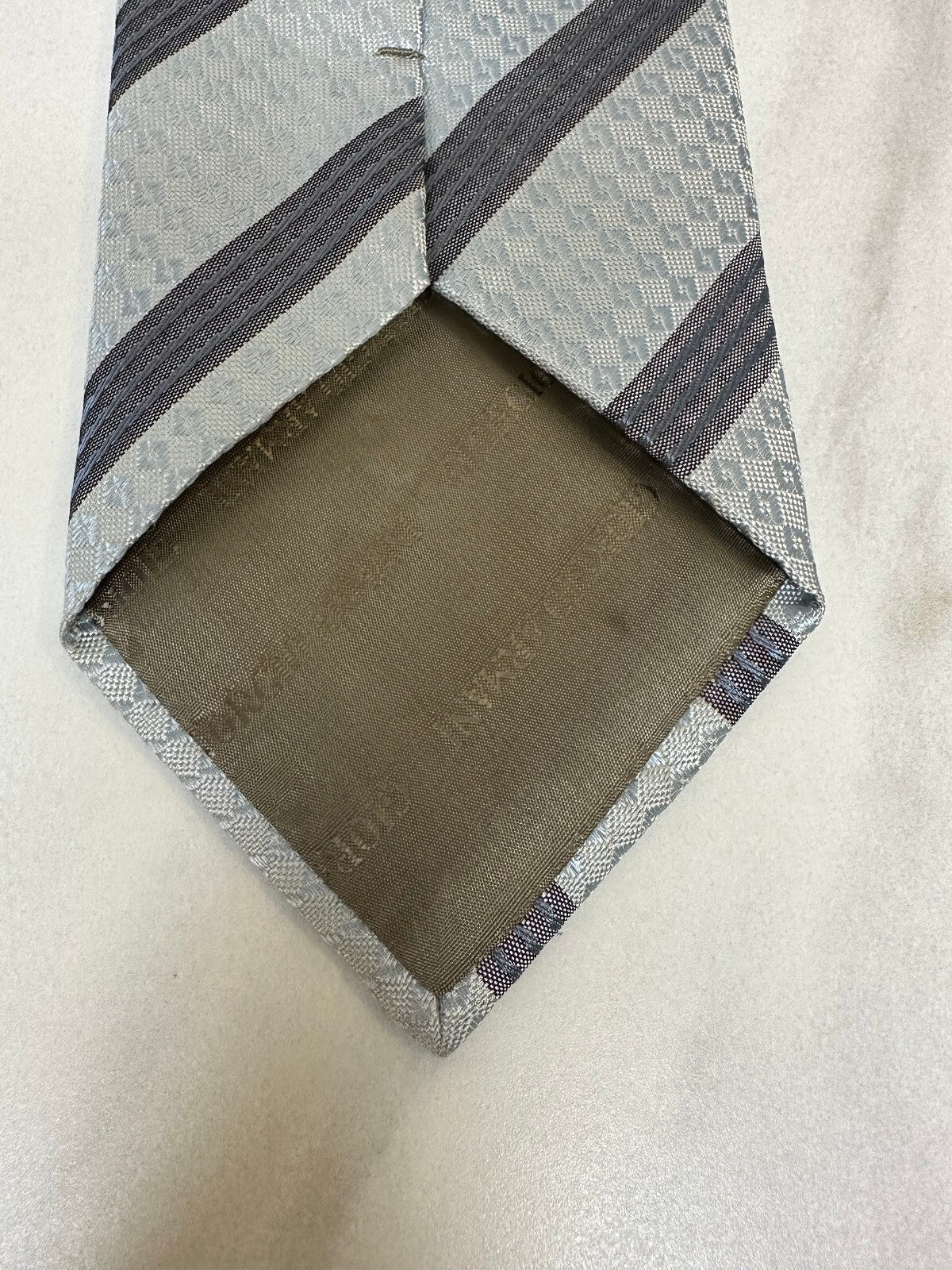 Vintage Giorgio Armani grey light blue diagonal stripe 100% Italian silk tie