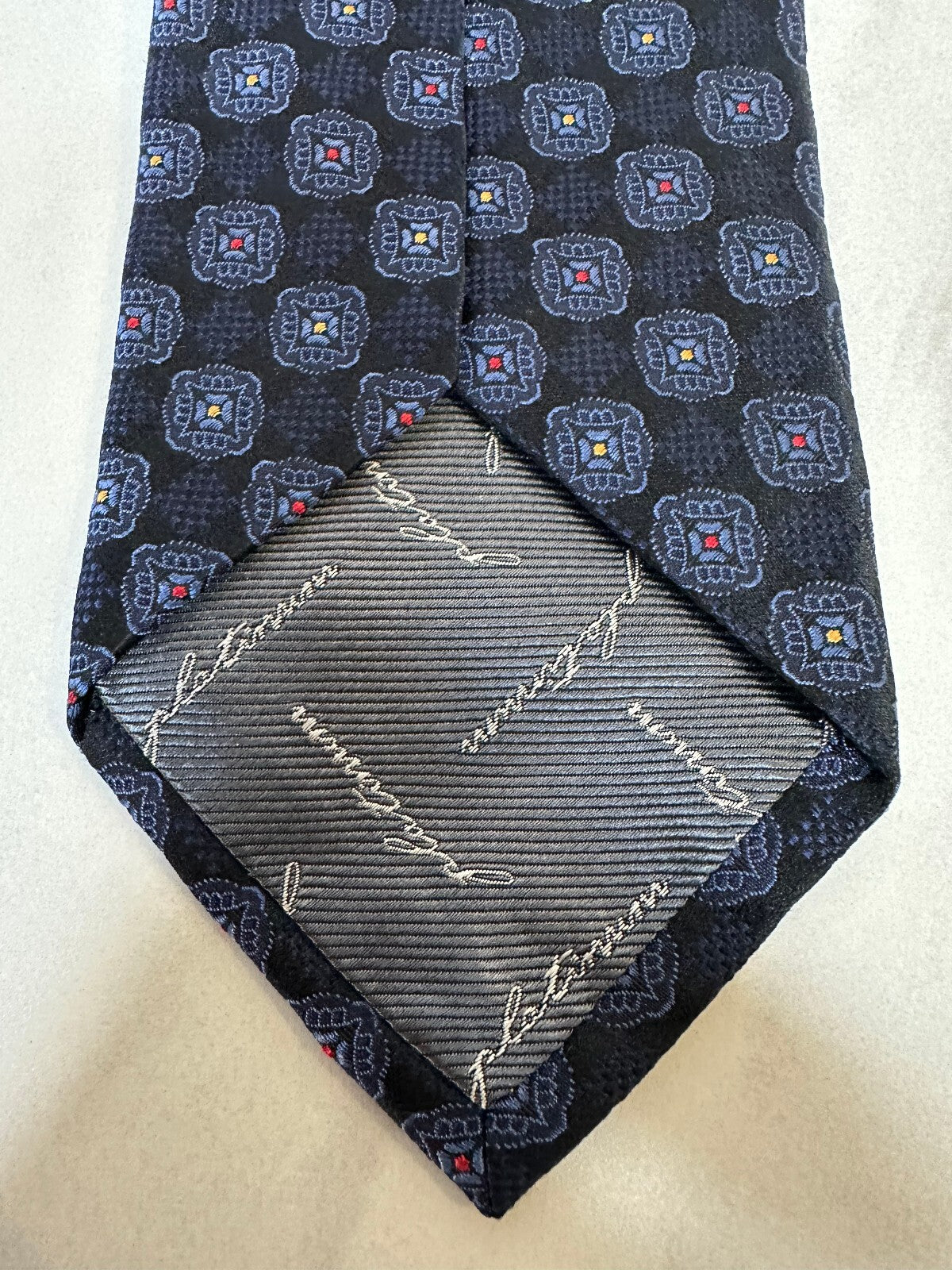 Vintage XMI Platinum navy geometric 100% Italian silk tie quiet luxury old money