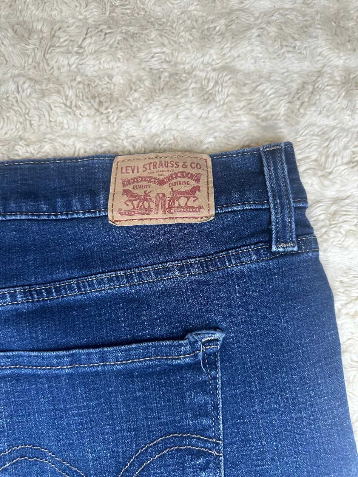 Levi's medium wash Classic Bootcut stretch denim jeans 16W Western cowgirl boho