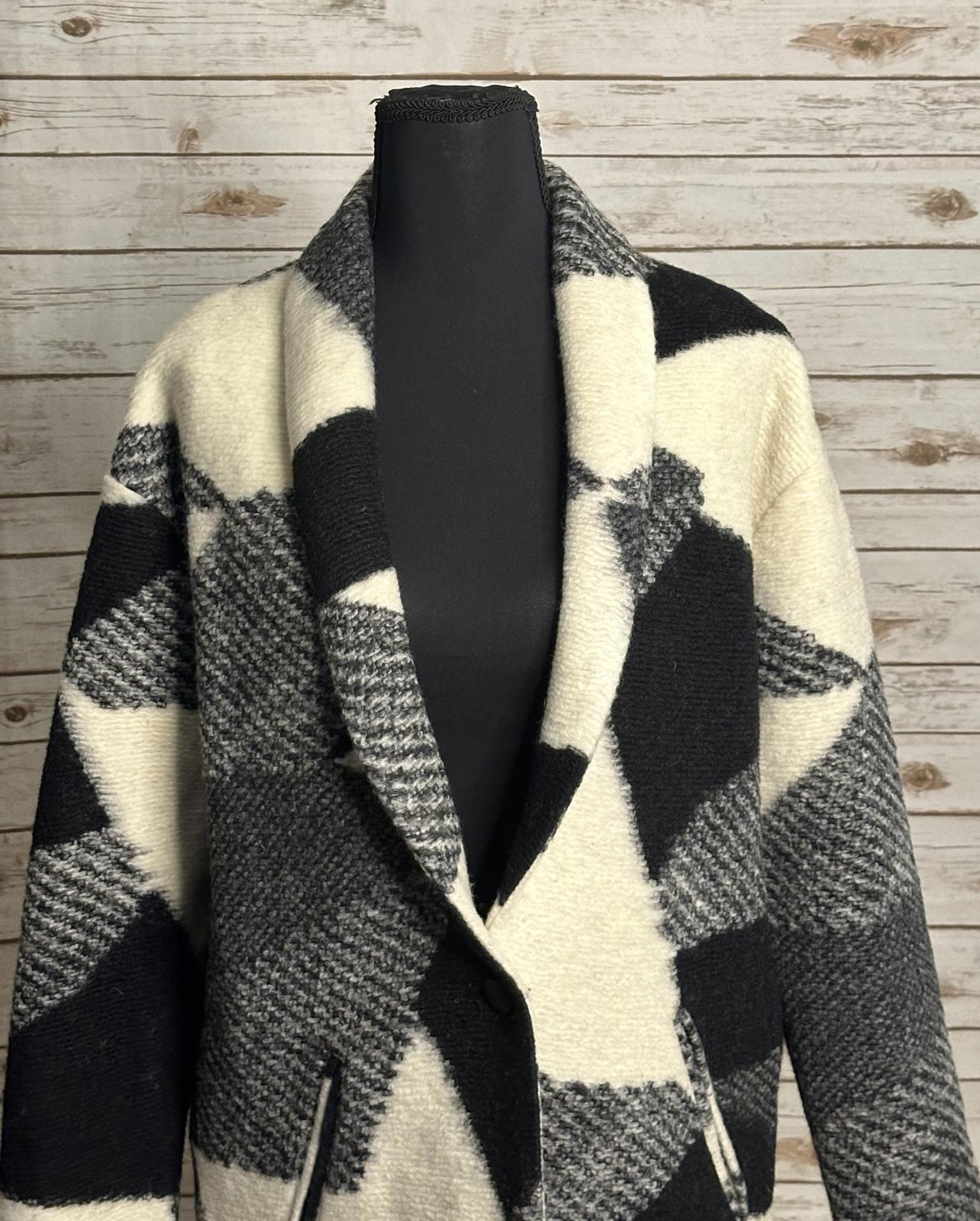 ASTR Brook black/white checkered/plaid wool shawl collar overcoat Size Small