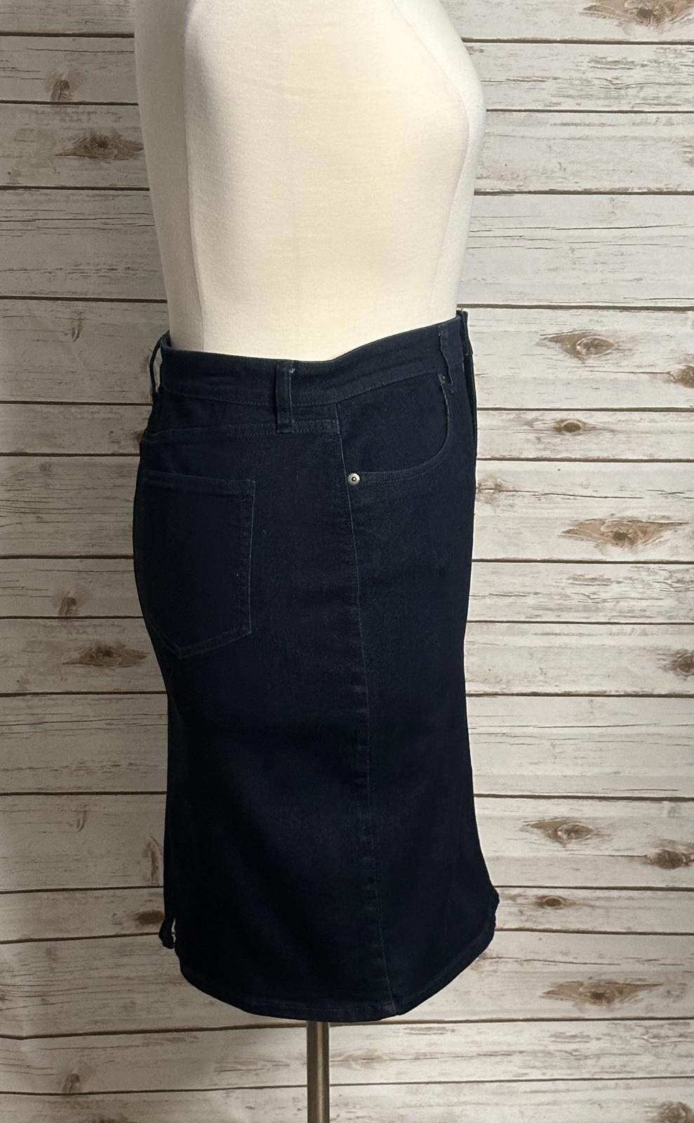 Banana Republic classic dark wash denim pencil skirt Size 14