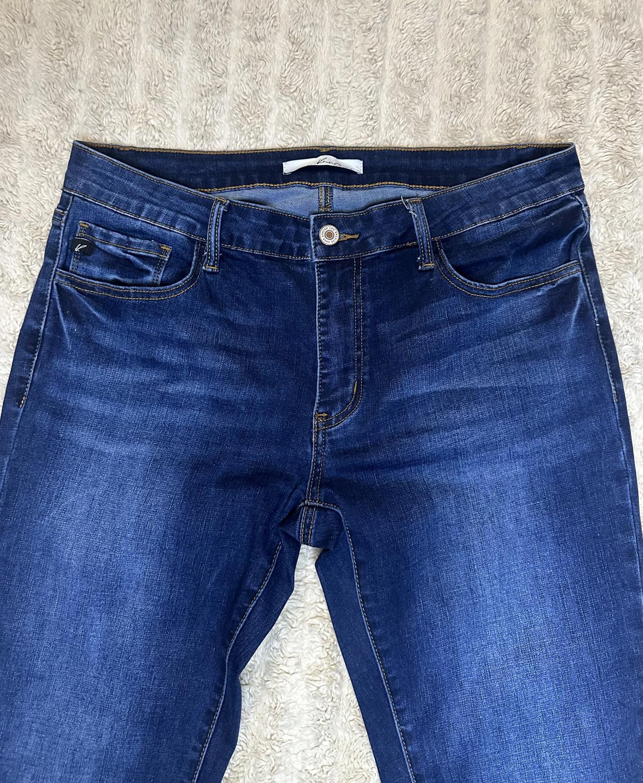 KanCan classic medium to dark wash mid-rise skinny jeans Size 13/30