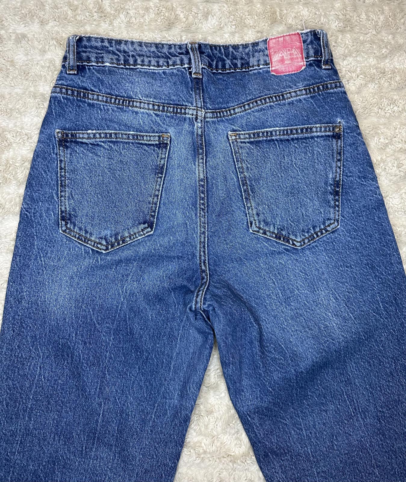 Zara medium wash distressed 90's retro high rise straight leg mom jeans Size 6