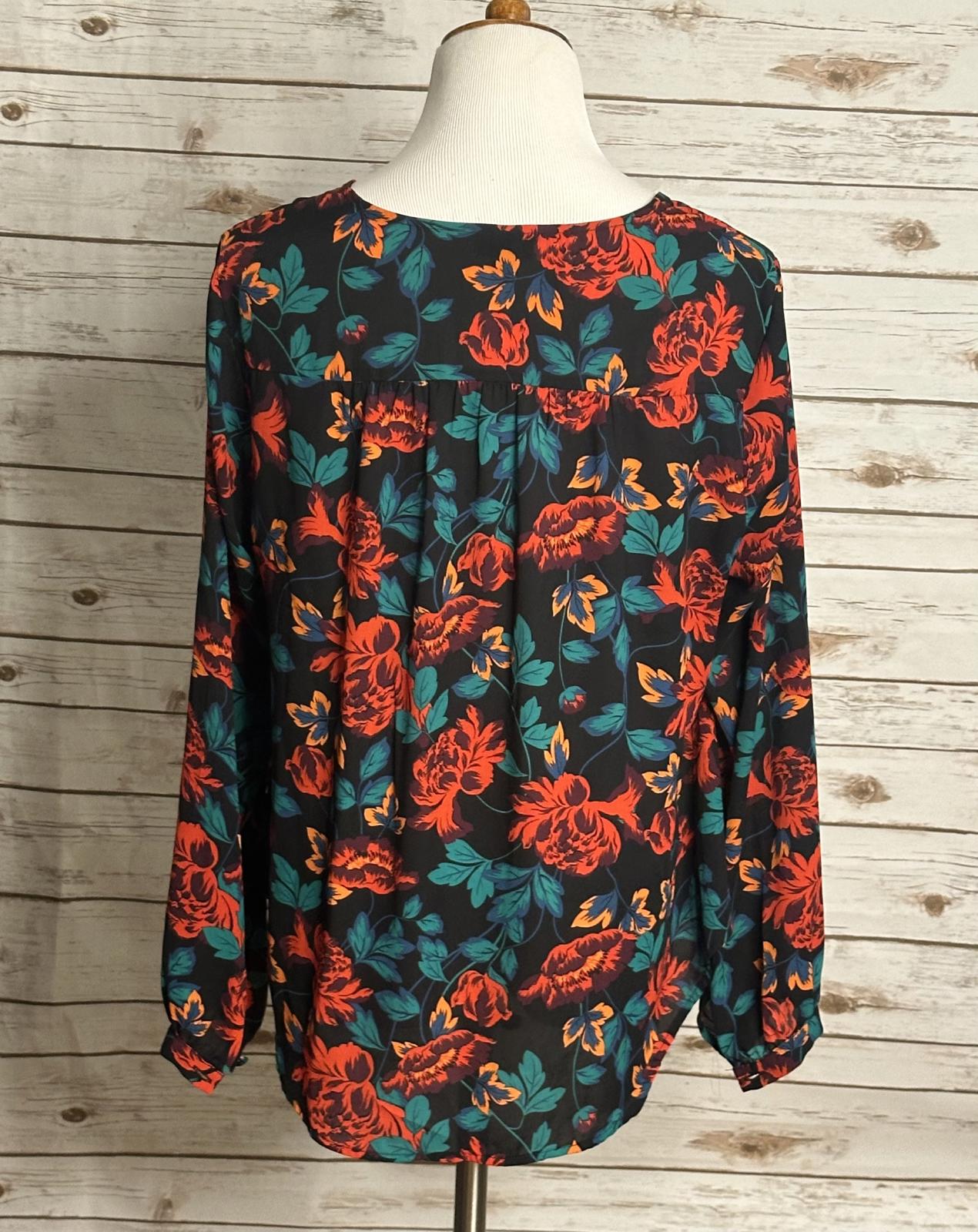 Torrid georgette pintucked button-front floral peasant blouse Size 00/M/10