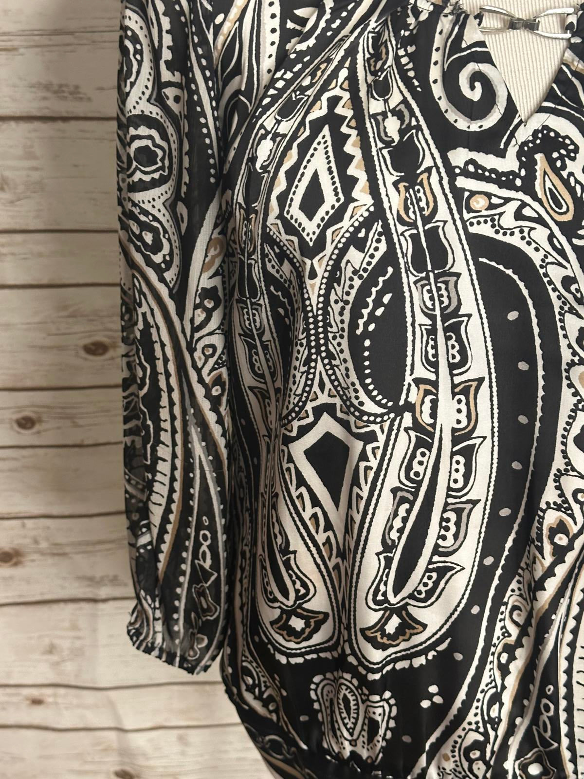 White House Black Market boho chic black/white satin peasant blouse Size 12