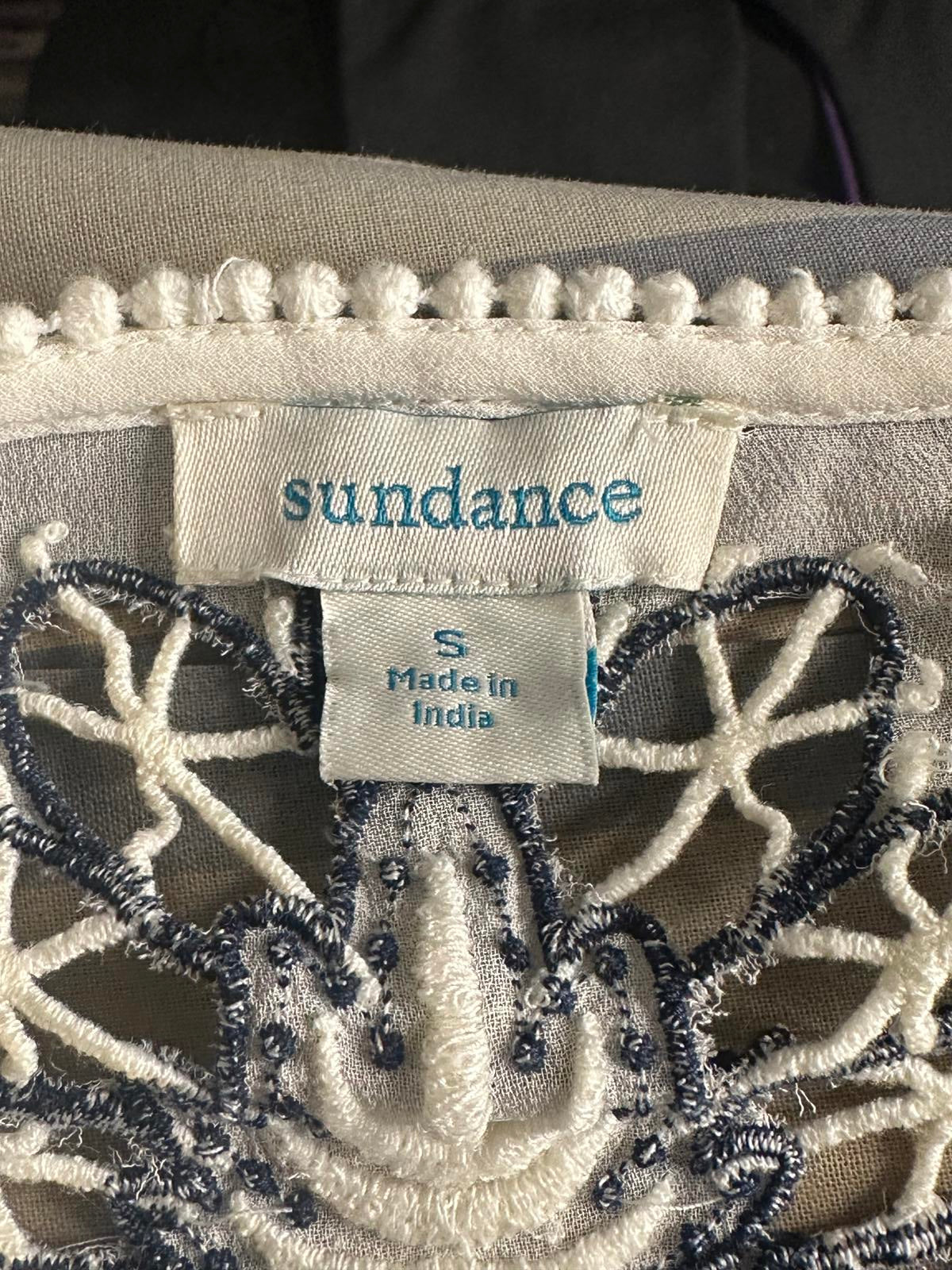 Sundance boho navy/white embroidered lace floral peasant blouse/top Size Small