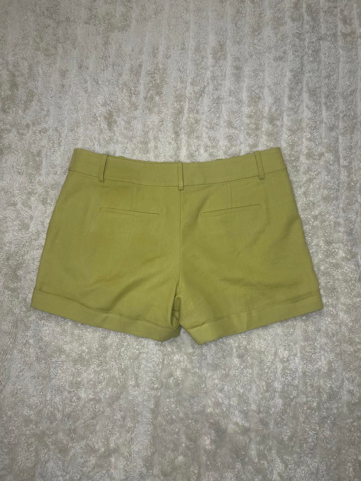 Ann Taylor classic green cotton/linen cuffed shorts Size 10