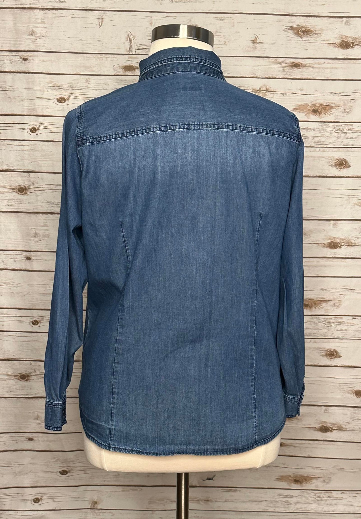 J. Jill long-sleeved 100% cotton chambray snap button shirt Size XL