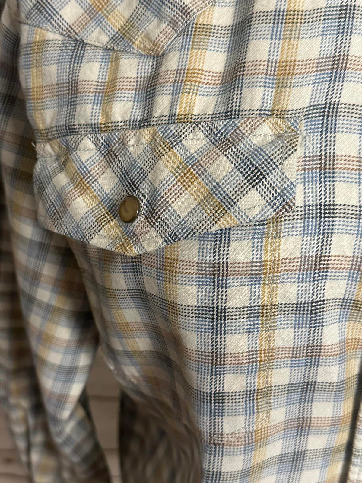 Eddie Bauer Classic Fit cotton plaid pearl snap button-up shirt Size Medium