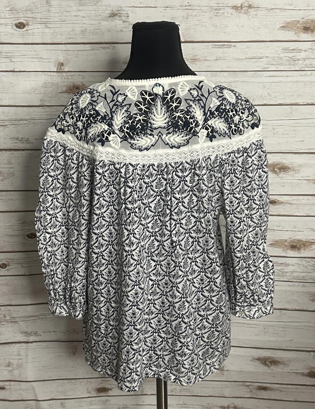 Sundance boho navy/white embroidered lace floral peasant blouse/top Size Small