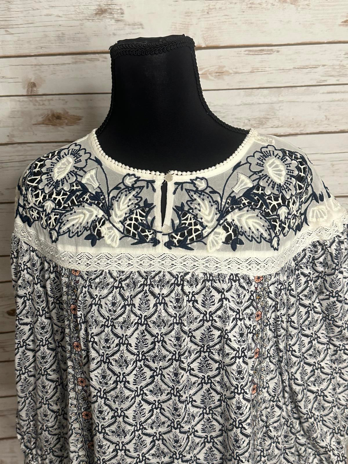 Sundance boho navy/white embroidered lace floral peasant blouse/top Size Small