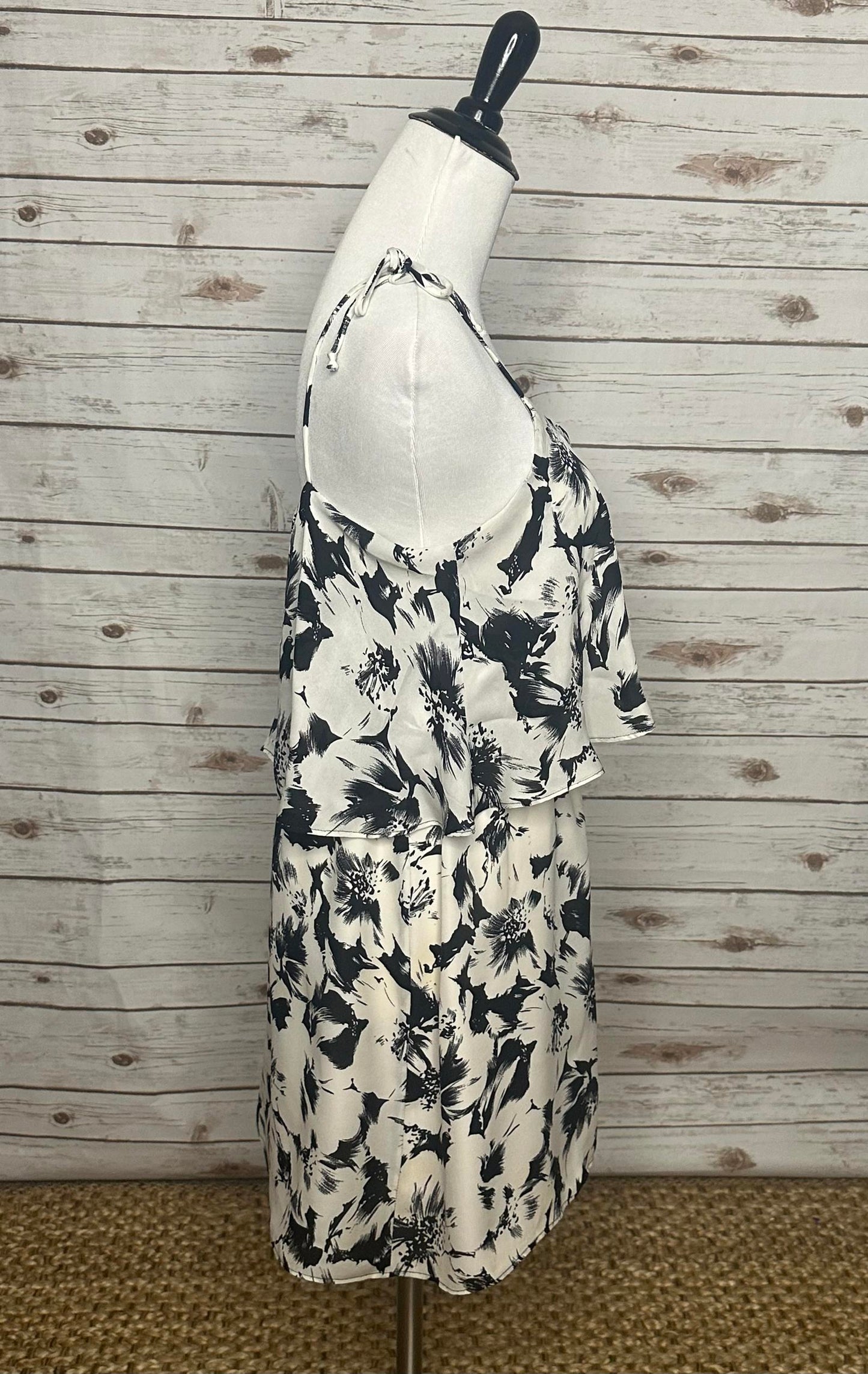 Parker black/cream monochromatic floral romantic silk mini dress Size Small
