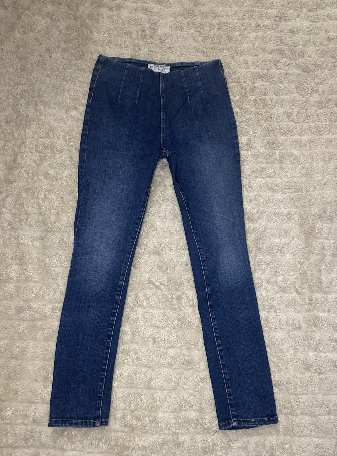 Free People medium wash pleated pull-on skinny denim jeans Size 28