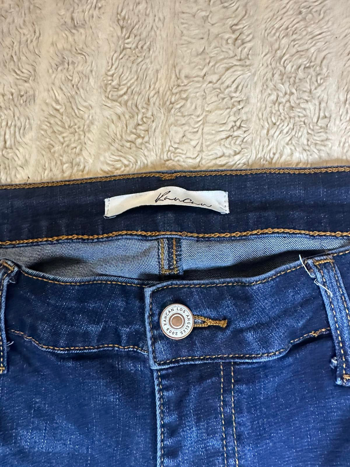 KanCan classic medium to dark wash mid-rise skinny jeans Size 13/30