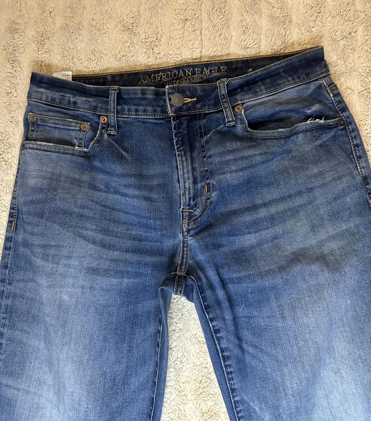 American Eagle Outfitters Extreme Flex distress medium wash jeans Size 32x36