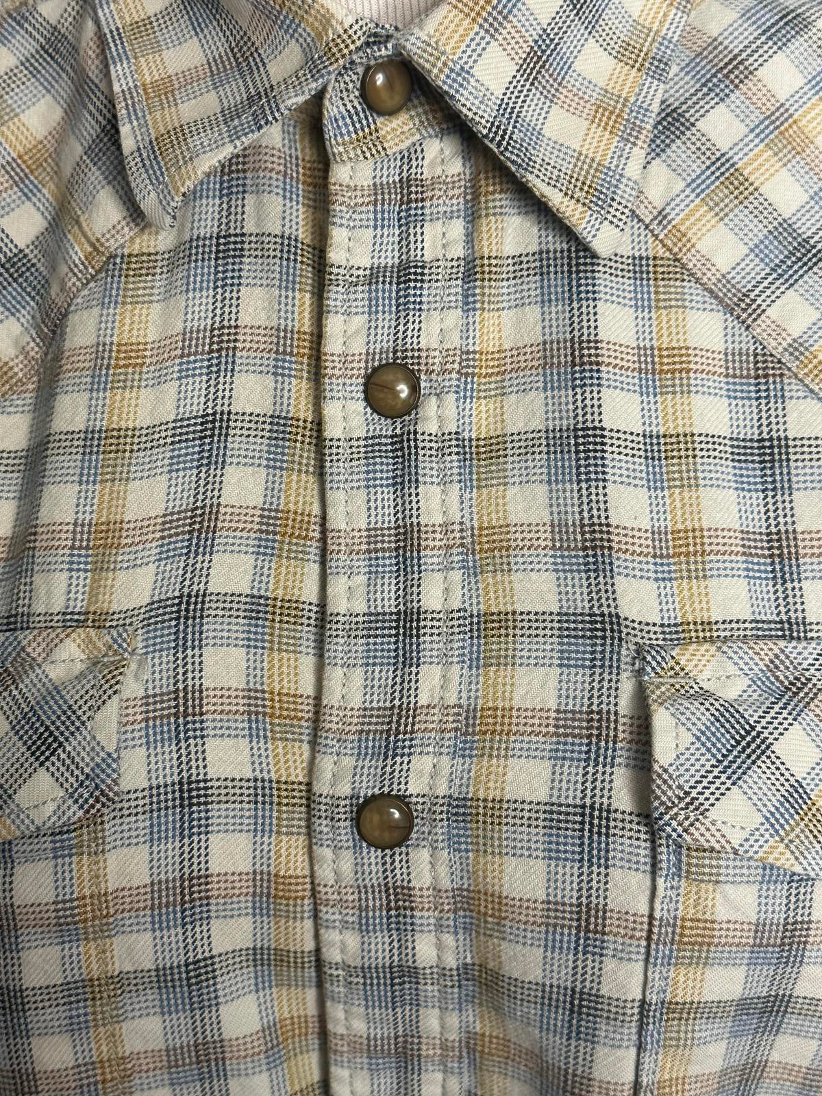 Eddie Bauer Classic Fit cotton plaid pearl snap button-up shirt Size Medium