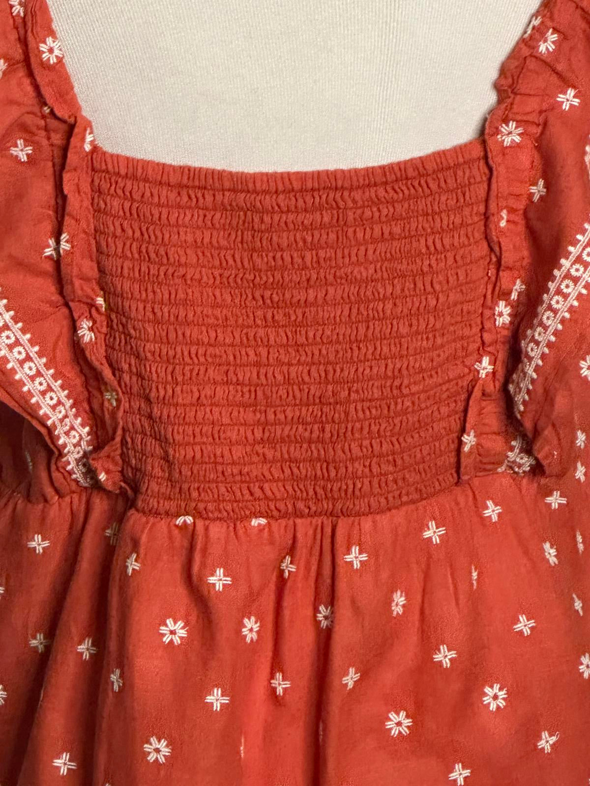 Old Navy cotton/linen ruffled embroidered floral smocked babydoll top Size Large