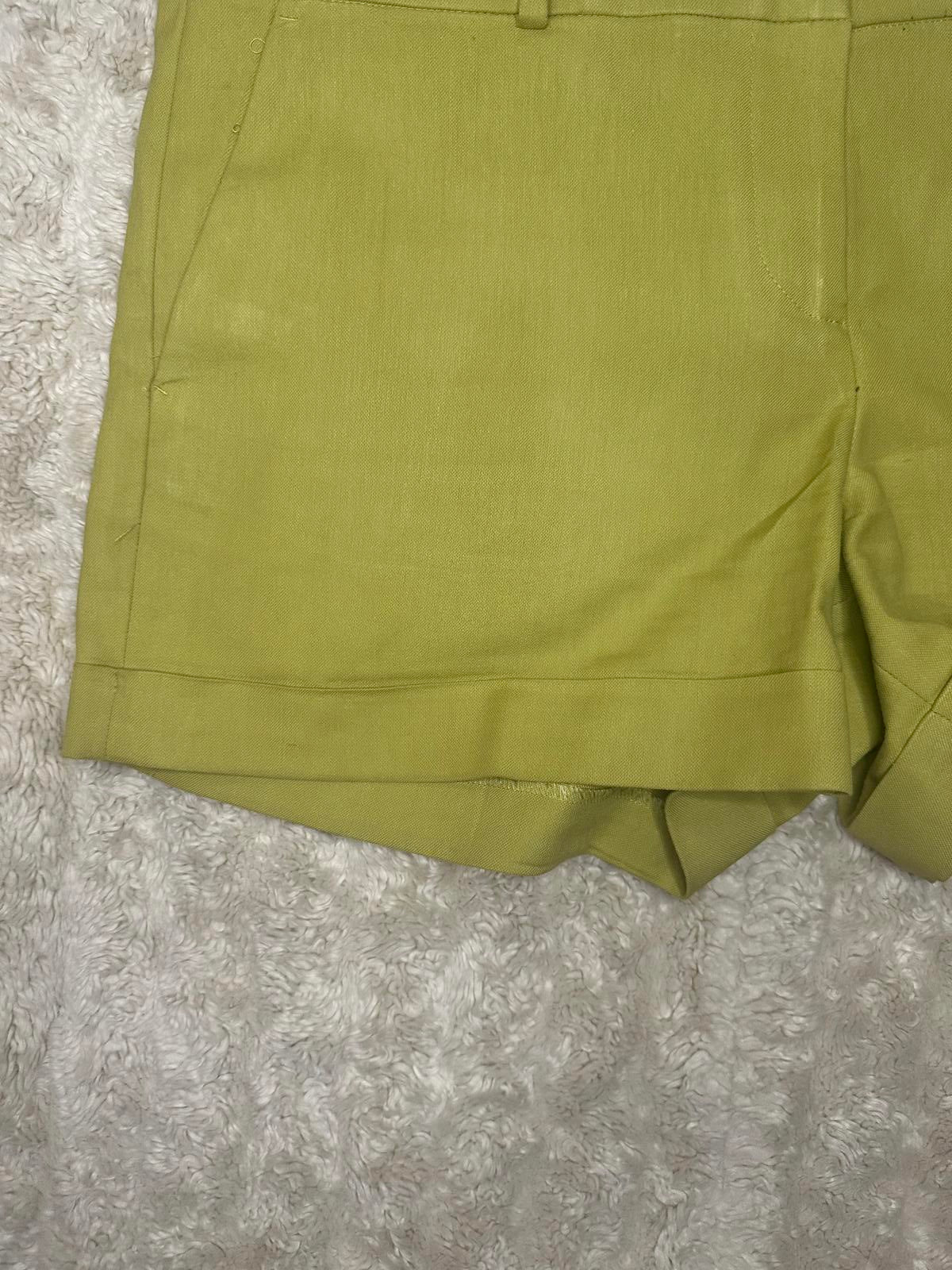 Ann Taylor classic green cotton/linen cuffed shorts Size 10