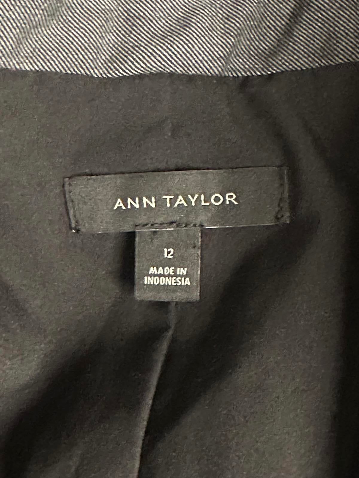 Ann Taylor corpcore businesswear office chic grey single-breasted blazer Size 12