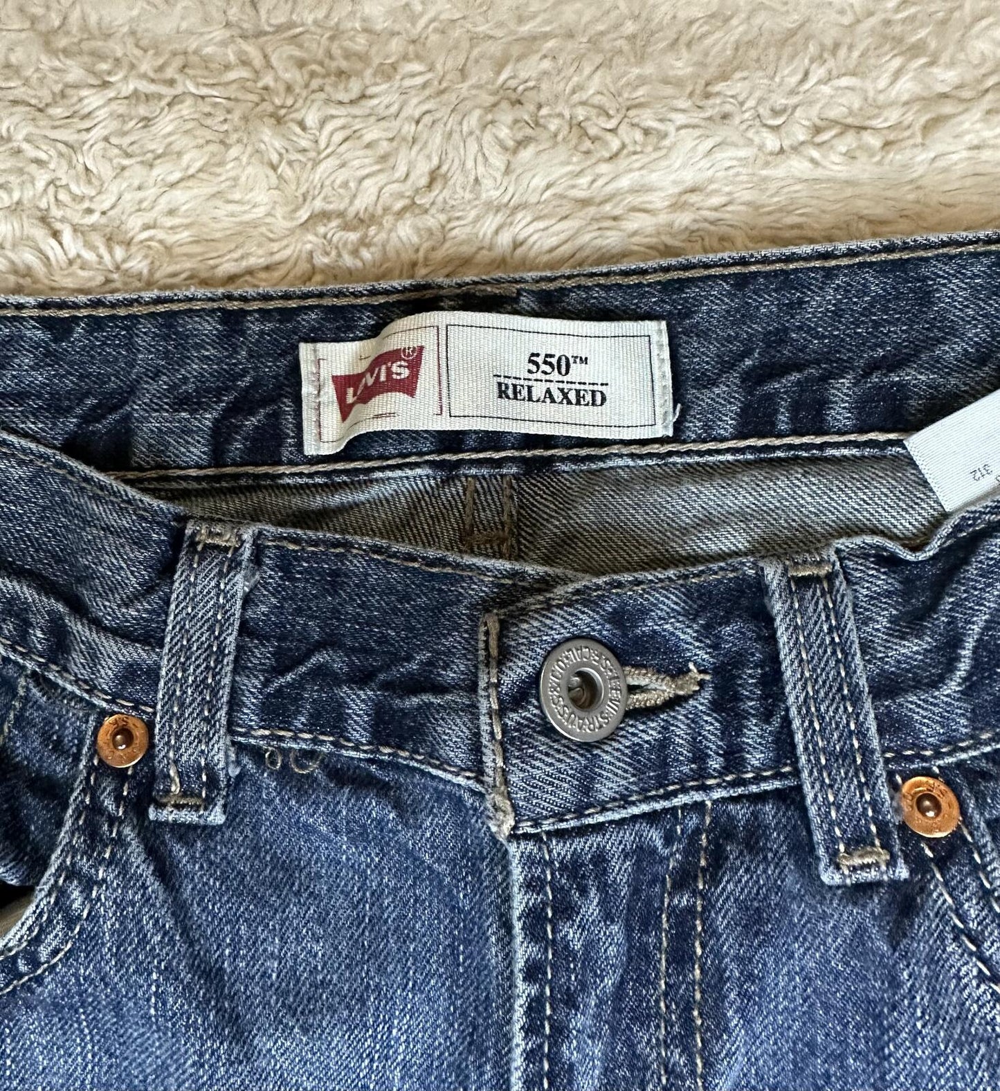 Levi's 550 Relaxed Fit medium wash straight leg denim jeans Size 18Reg 29x29