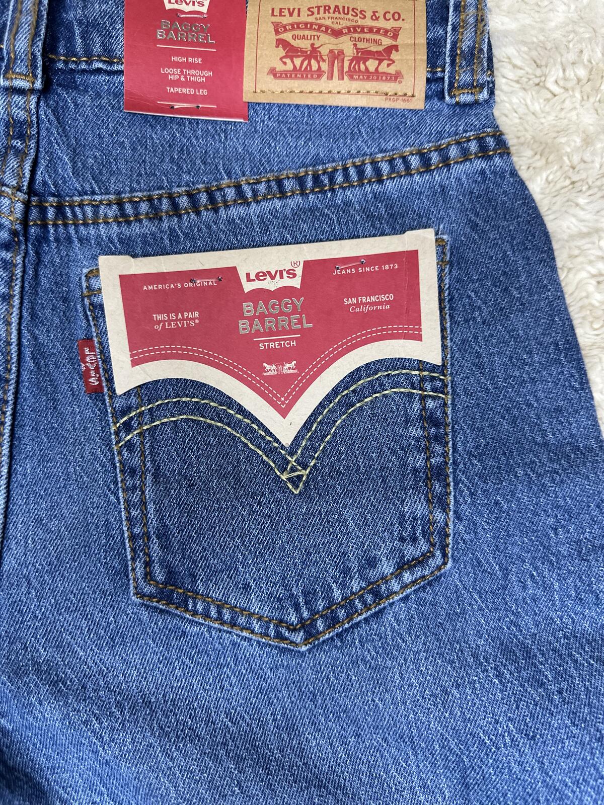 Levi's Baggy Barrel medium wash denim jeans Youth 8Reg high rise tapered leg