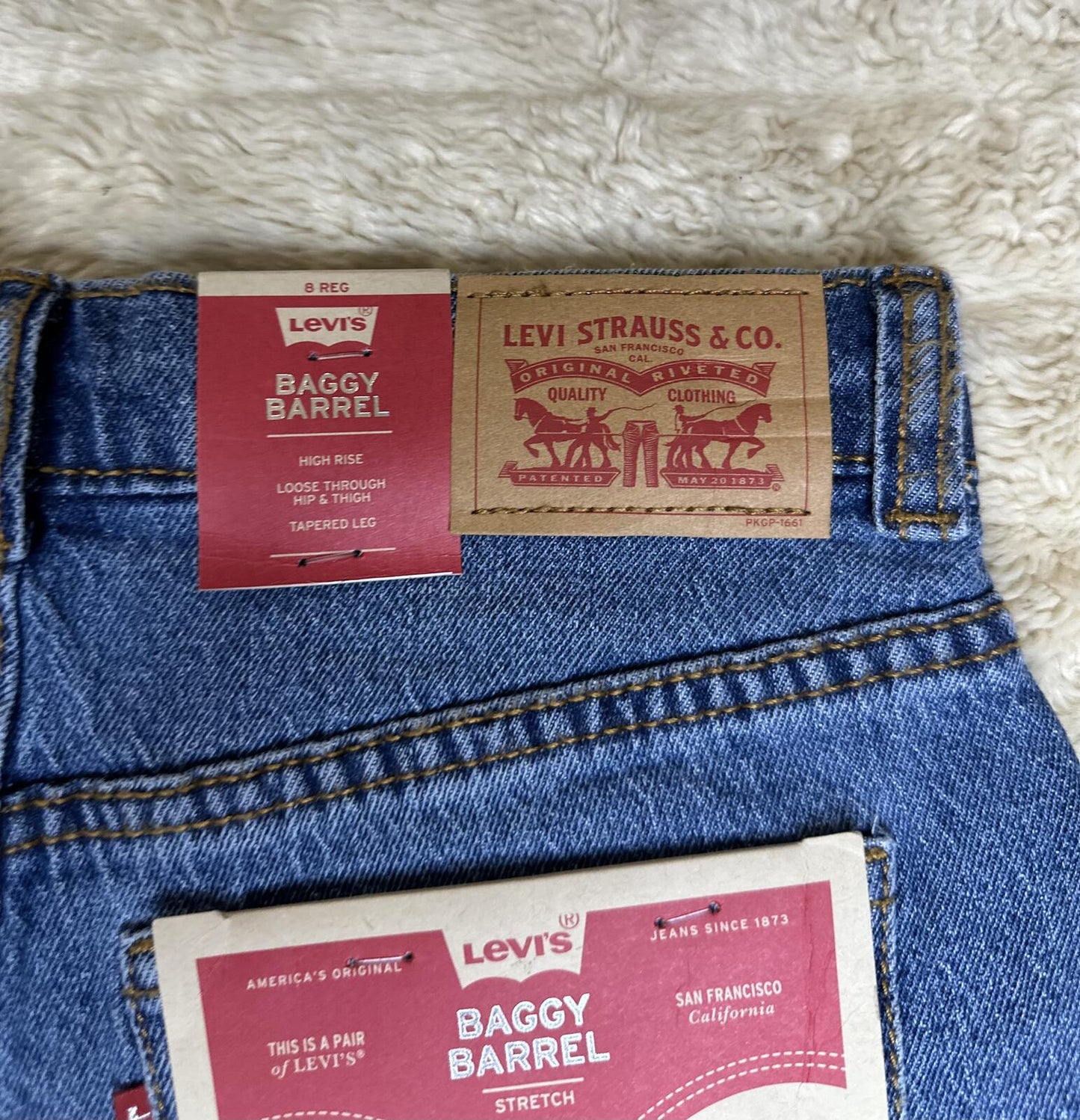 Levi's Baggy Barrel medium wash denim jeans Youth 8Reg high rise tapered leg