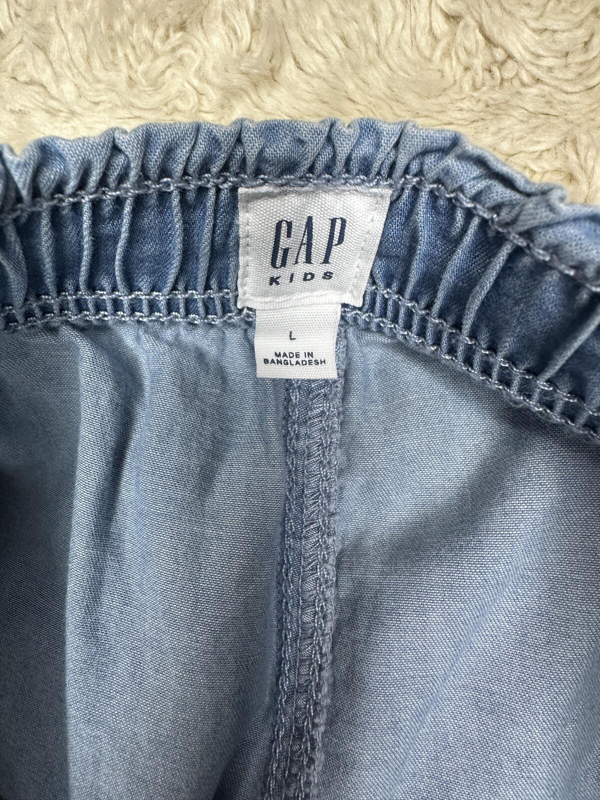 GAP Kids light wash chambray blue cotton drawstring shorts Large coastal