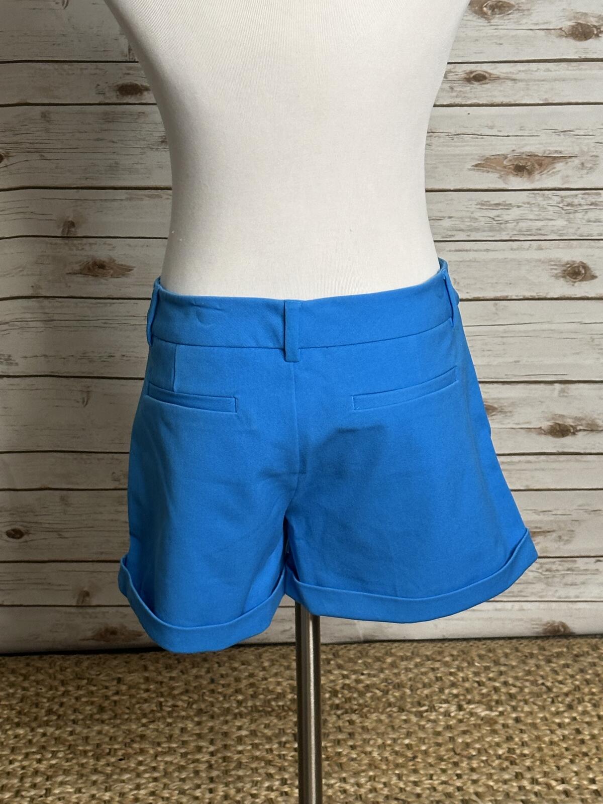 crosby. Harry turquoise blue mid-rise cuffed shorts Size 6 classic tailored