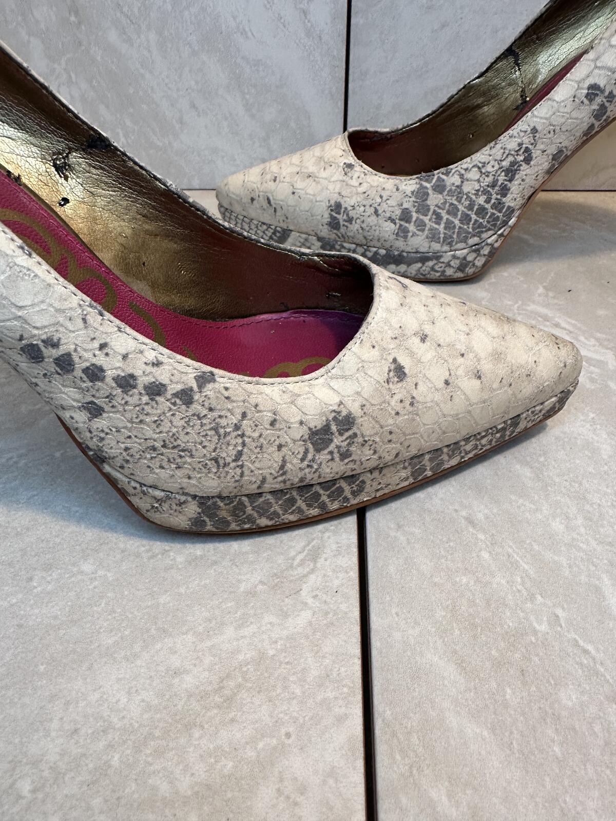 Sam Edelman Celia ivory grey snakeskin pointed toe platform pumps/heel Size 9M