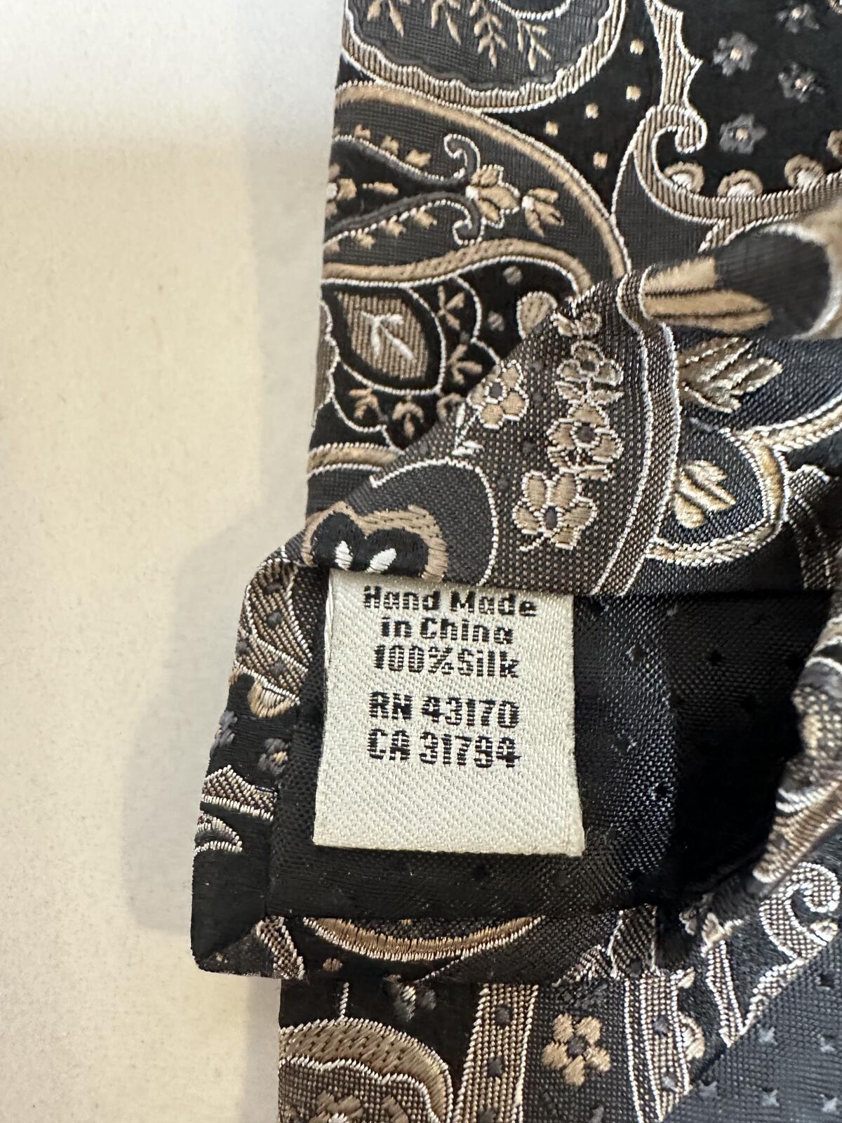 Geoffrey Beene black silver taupe floral paisley silk tie old money quiet luxury