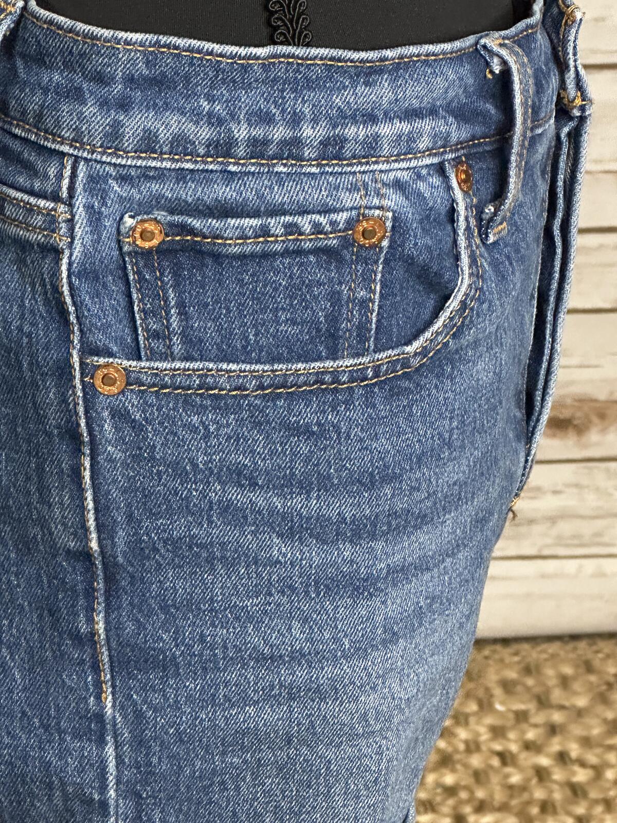 Levi's Wedgie Short medium wash cuffed denim jean short Size 27 coastal cowgirl