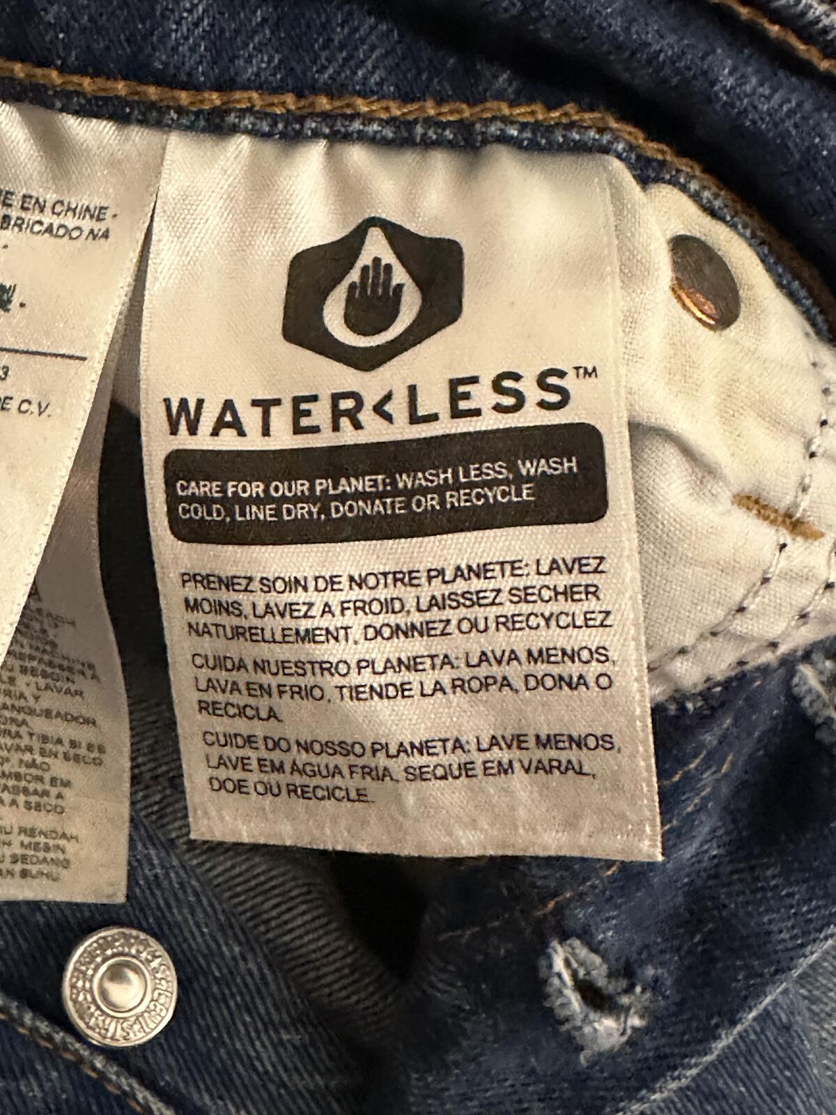 Levi's Wedgie Short medium wash cuffed denim jean short Size 27 coastal cowgirl