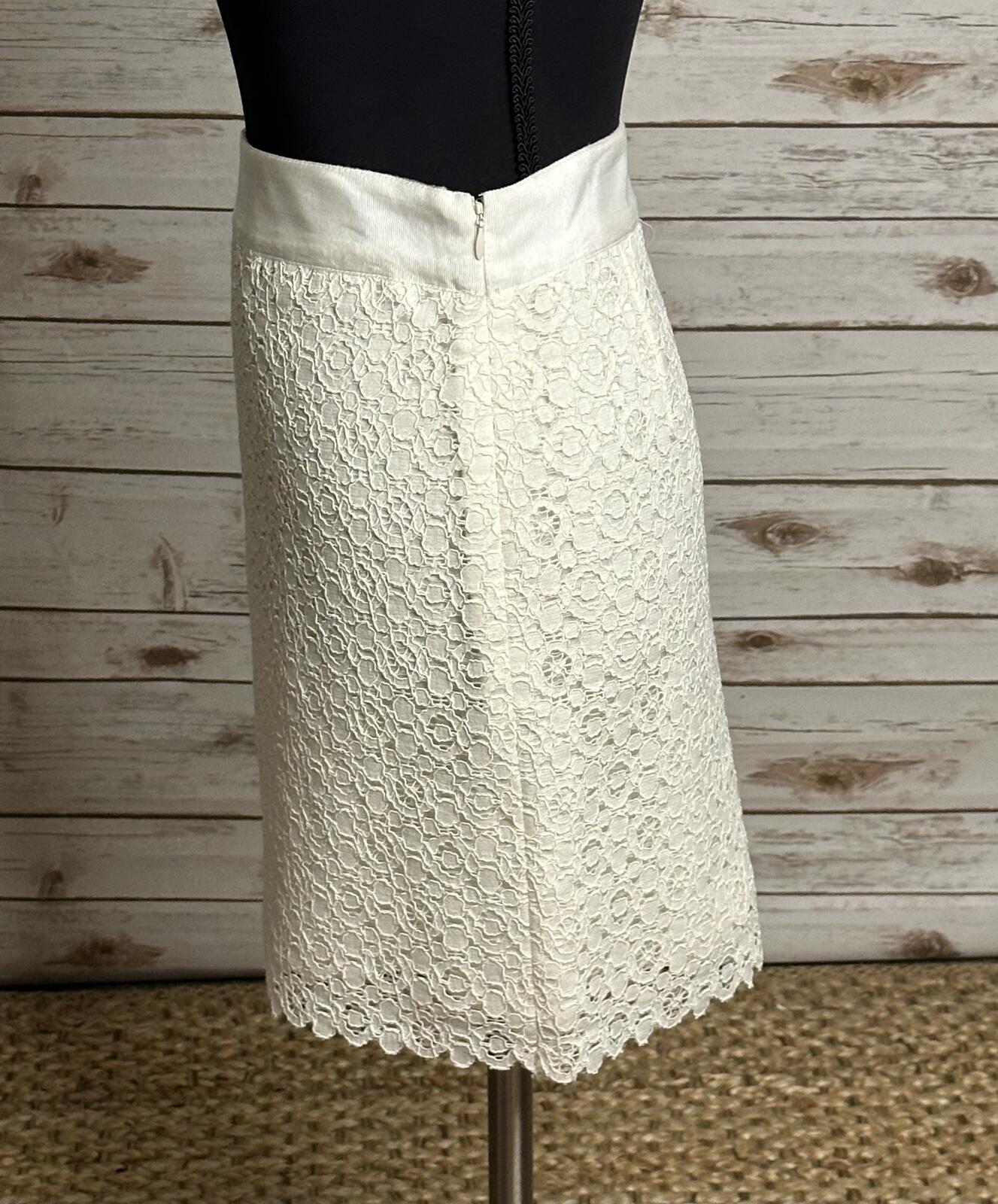 The Limited ivory floral lace pencil skirt Size 2 bridal coquette old money