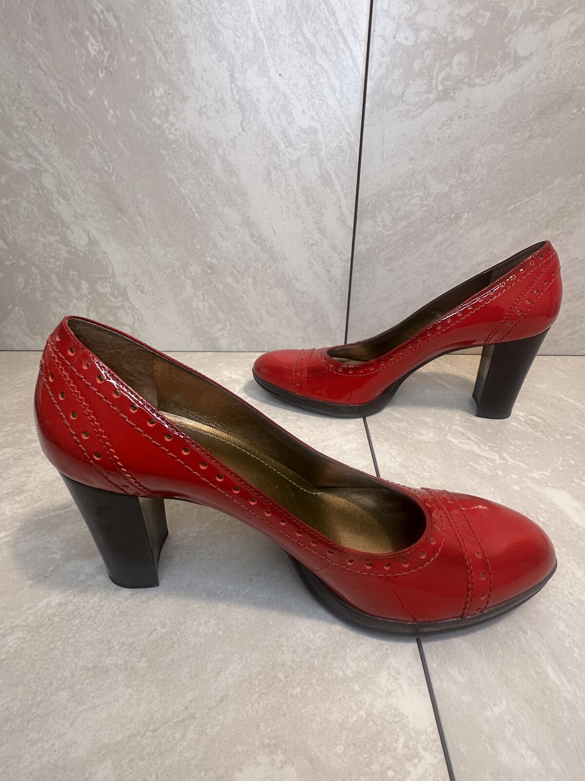 Franco Sarto red brogue perforated patent leather pumps Size 9M twee retro