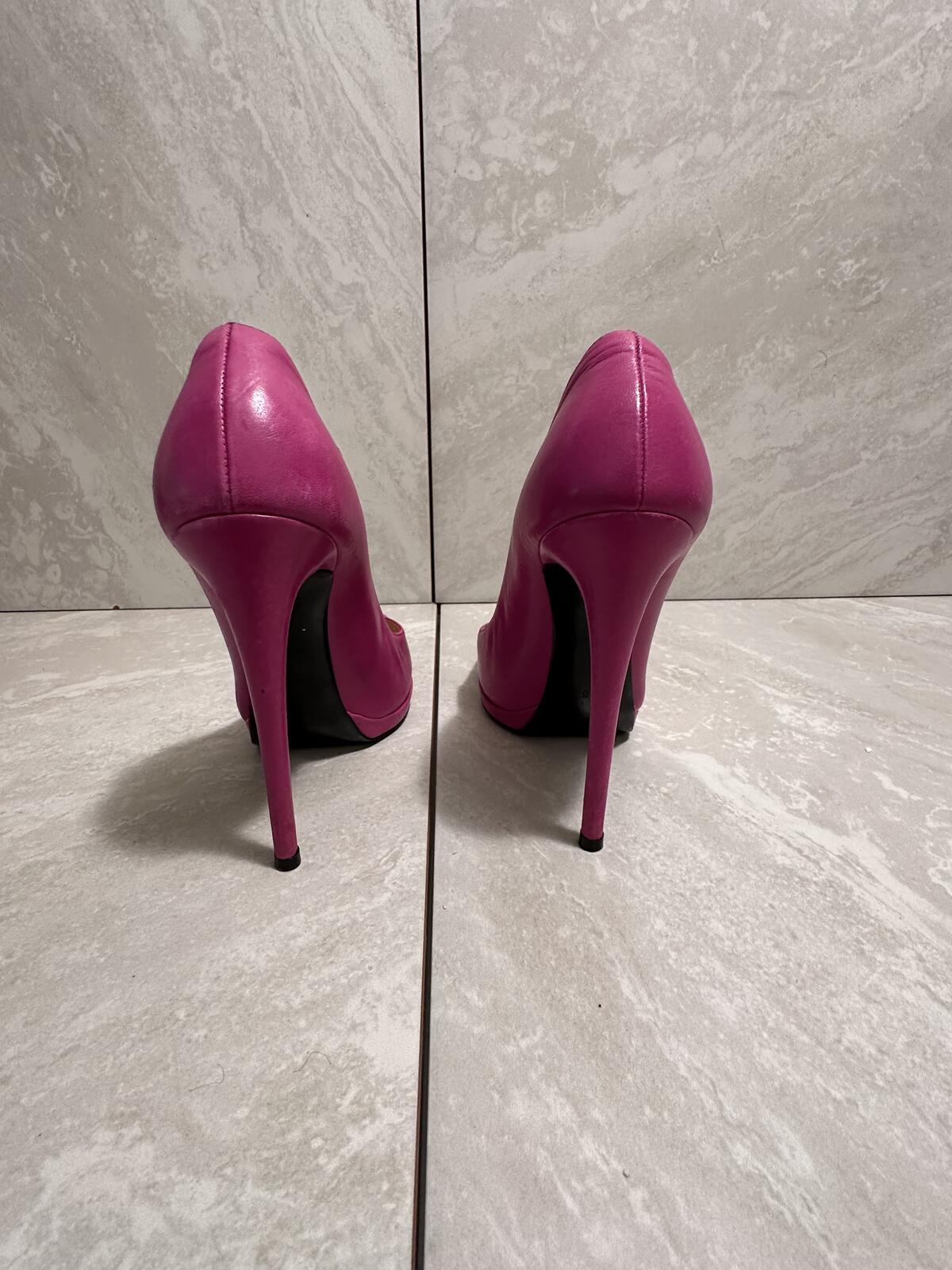 Balenciaga pink leather pointed toe stiletto heel Size 38/US 8 Made in Italy