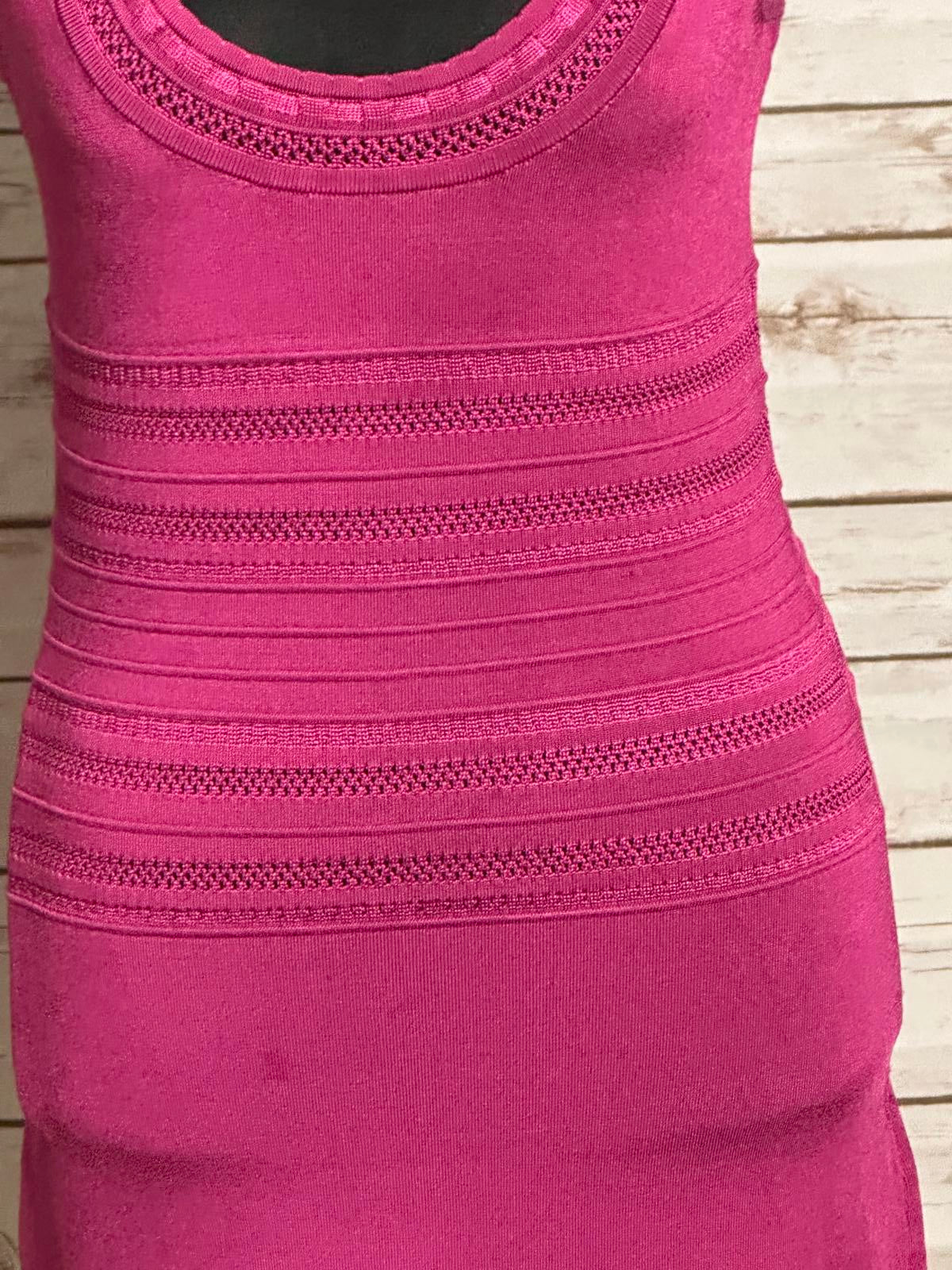 Express magenta scoop neck sleeveless bandage bodycon knit dress Size Small