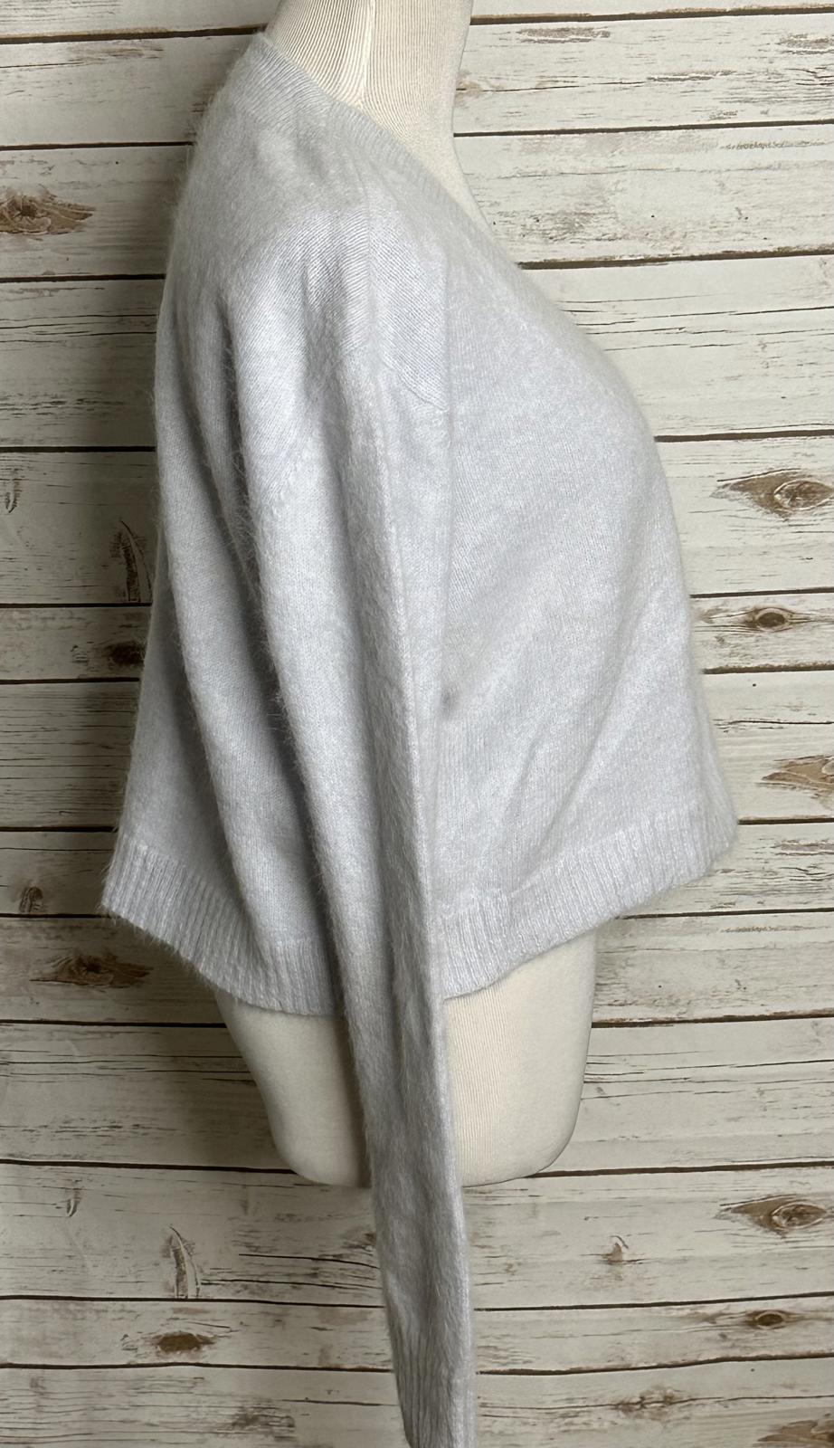 Intermix classic icy blue angora V-neck long sleeve cropped sweater Size Large