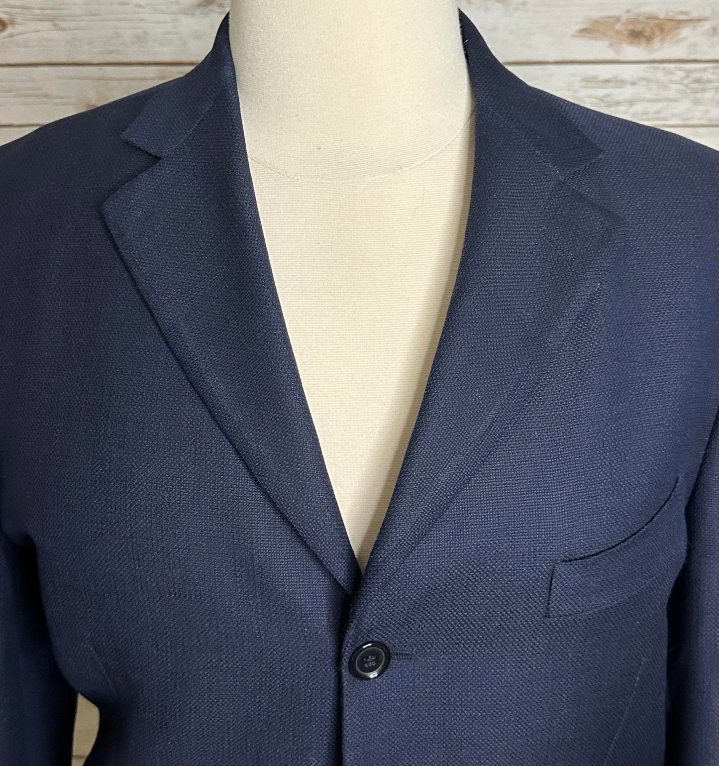 Classic navy Italian wool single-breasted 3-button blazer/sportscoat Size 52
