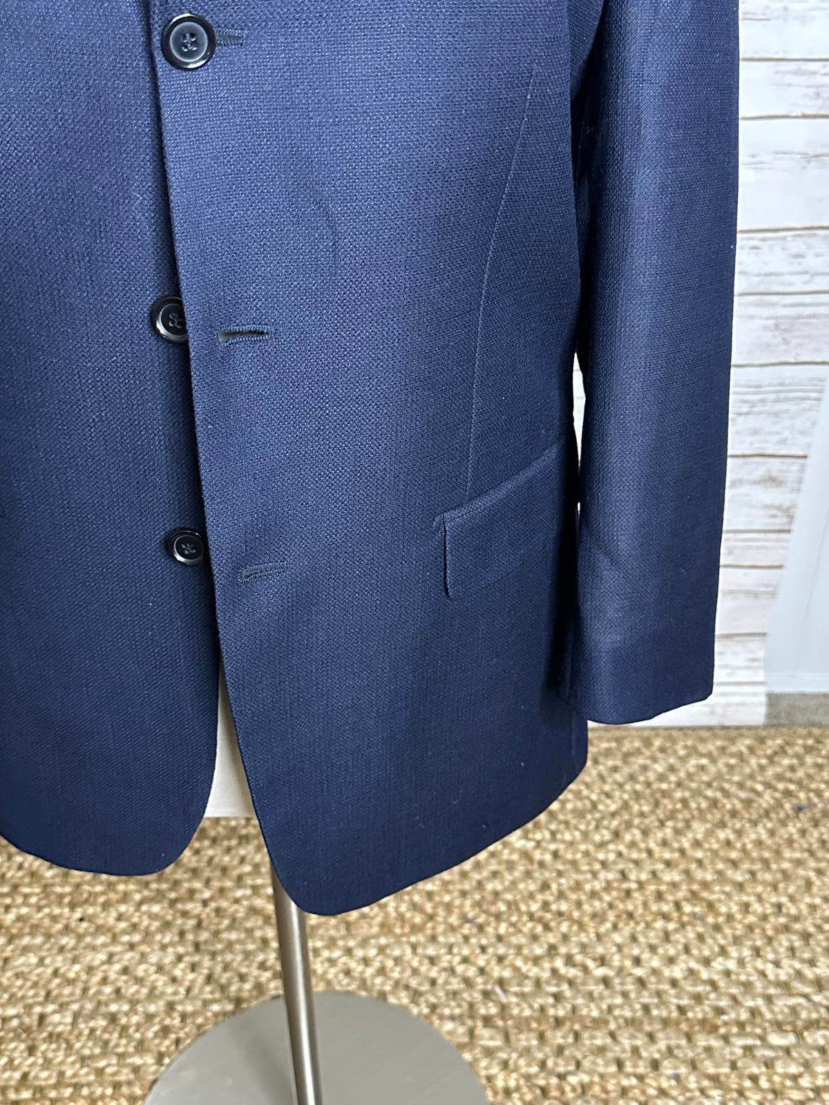 Classic navy Italian wool single-breasted 3-button blazer/sportscoat Size 52