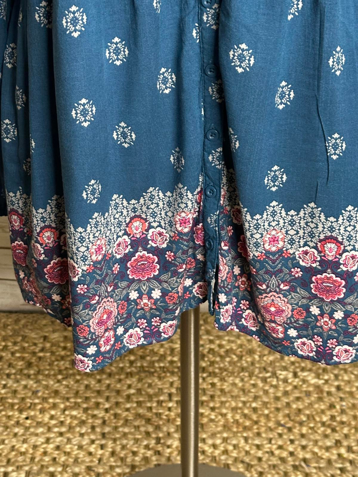 Torrid teal boho floral V-neck long sleeve smocked peplum blouse Size 2/2X