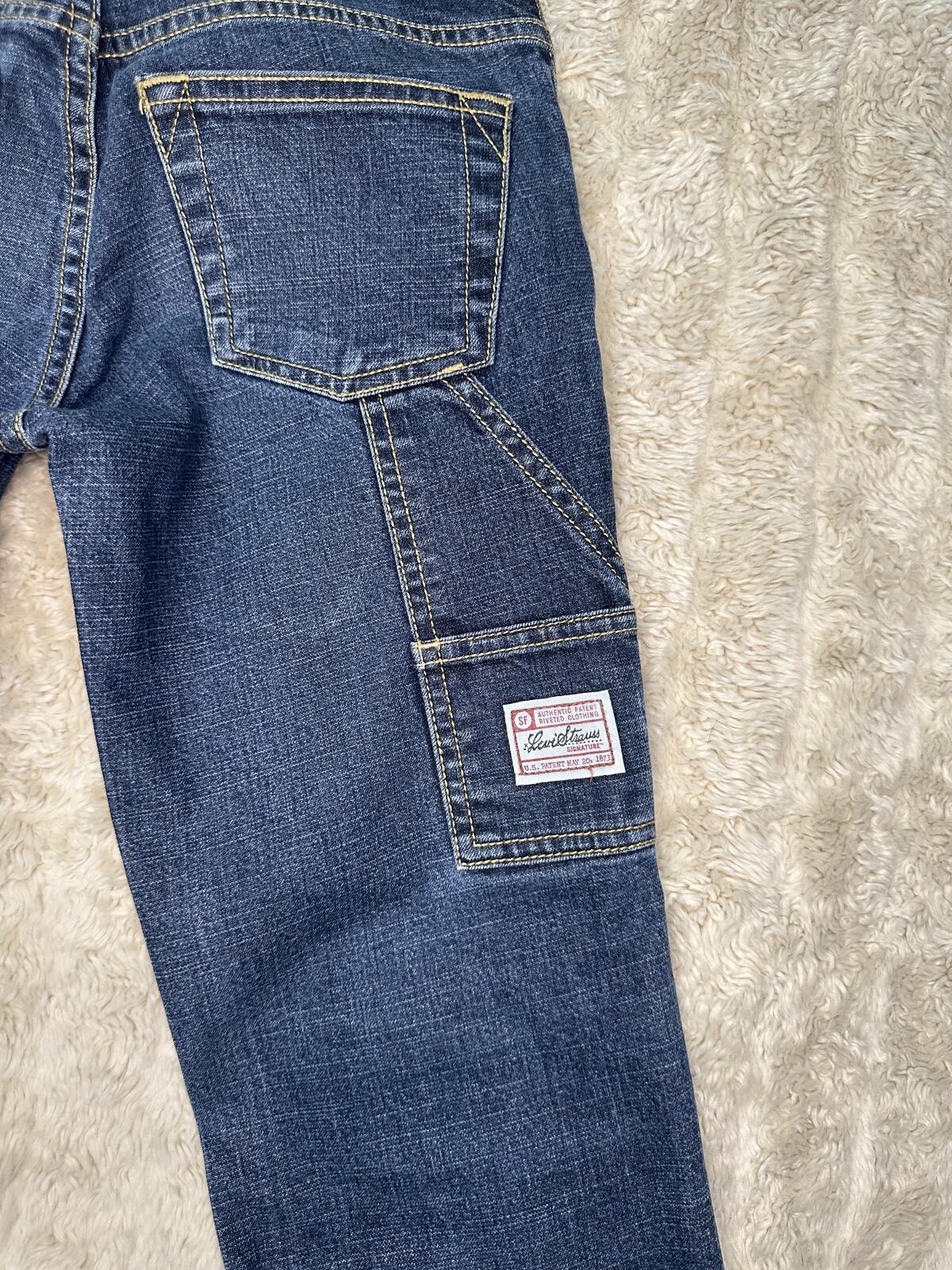 Levi's Strauss Signature Girl's denim jeans Size 7 medium wash relaxed flared
