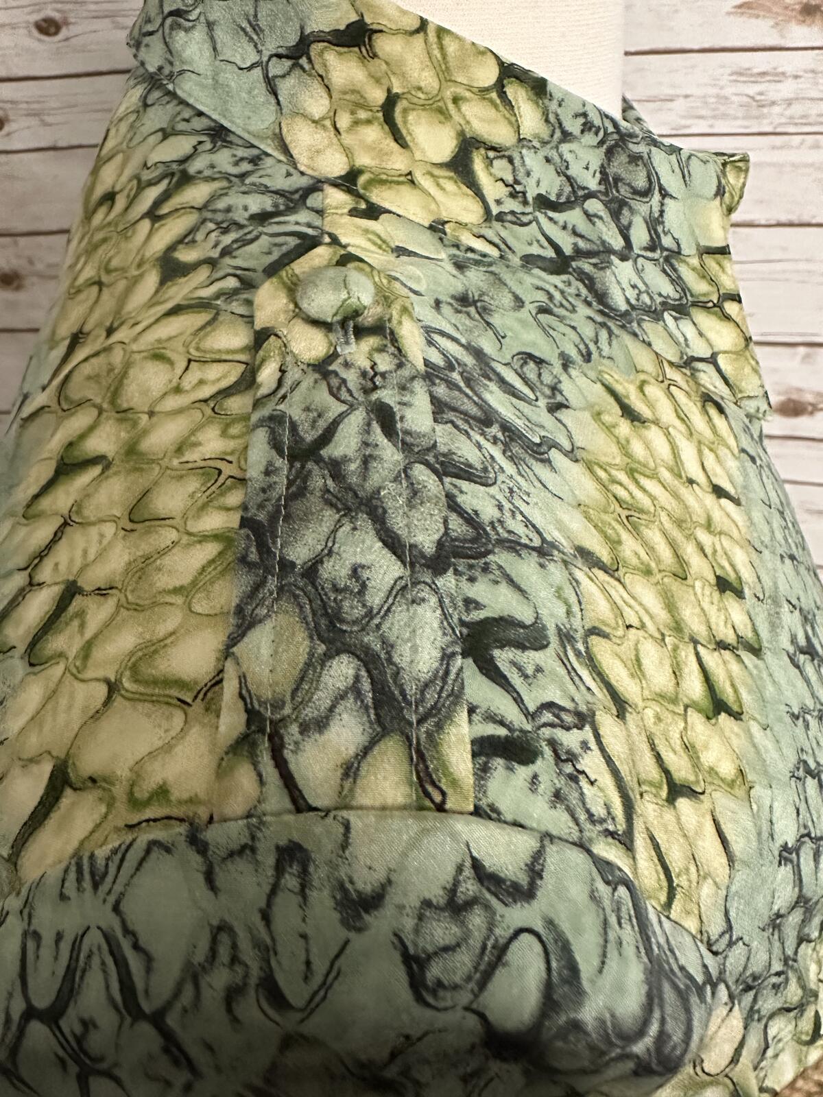 Vintage 100% silk reptile print midi dress Size 16 yellow green button up safari