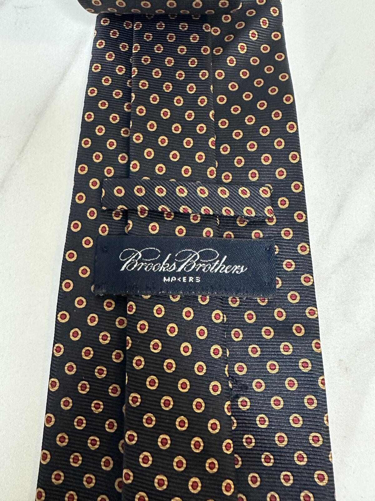 Brooks Brothers Makers Men's tie 100% Italian silk navy geometric dot classic