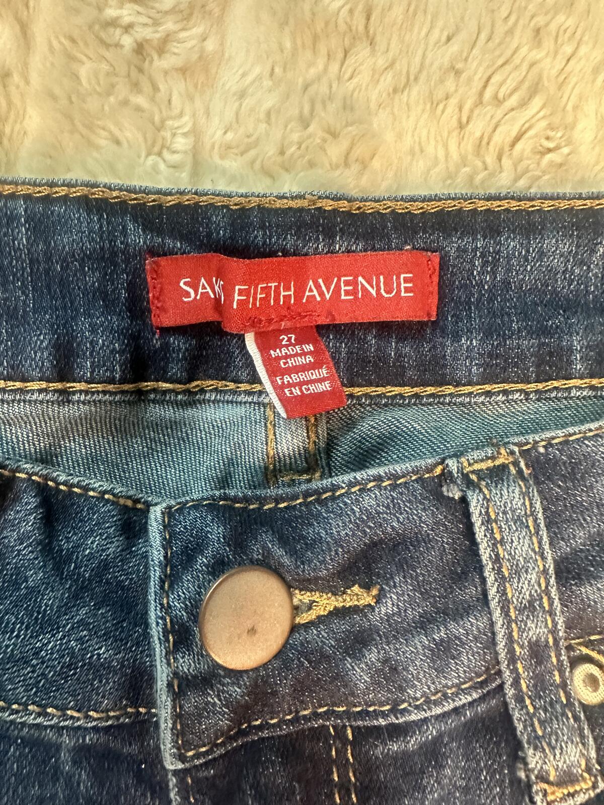 Saks Fifth Avenue Sadie Super Skinny floral embroidered medium wash jeans 27