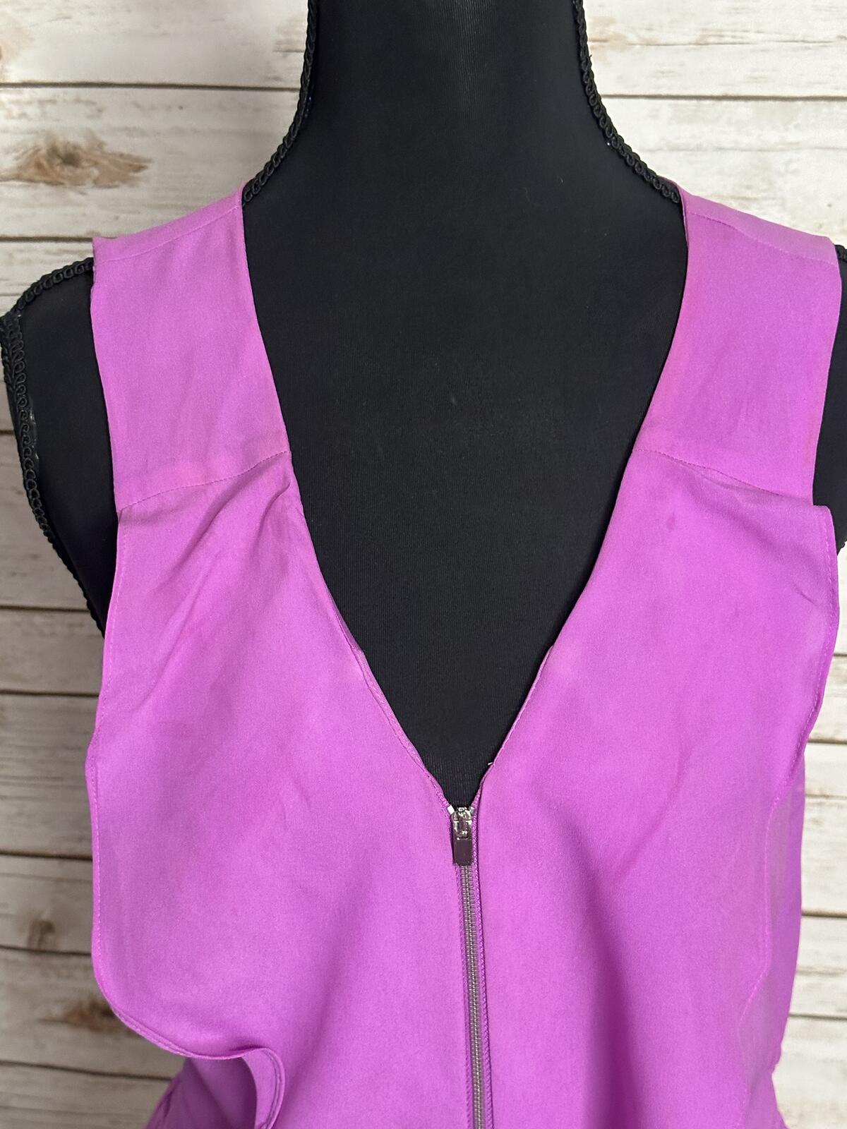 Express ruffled zipper V-neck sleeveless romper Size 6 fuchsia Barbiecore resort