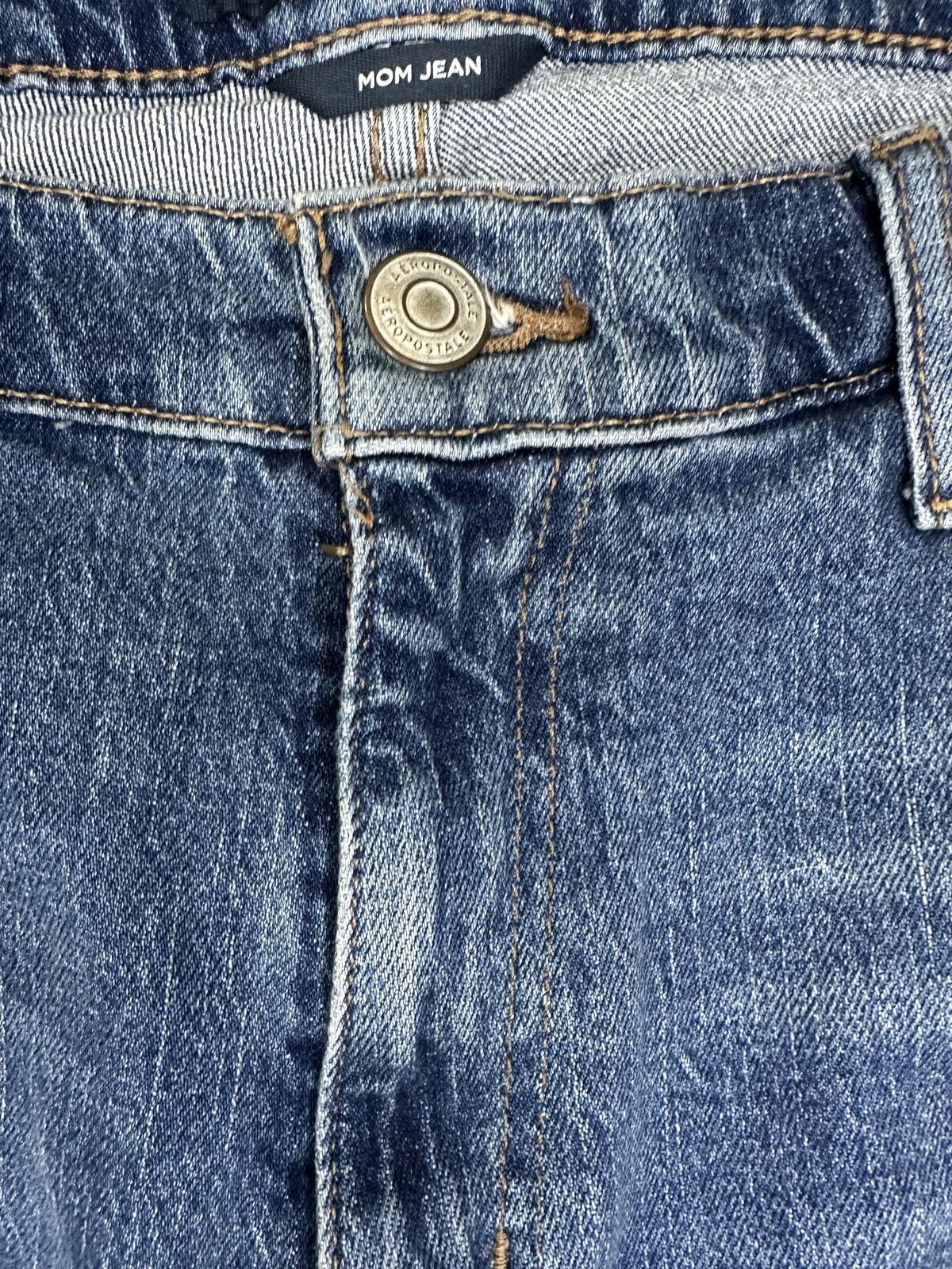 Aeropostale Mom Jean medium wash denim jeans Size 12 high rise vintage-inspired